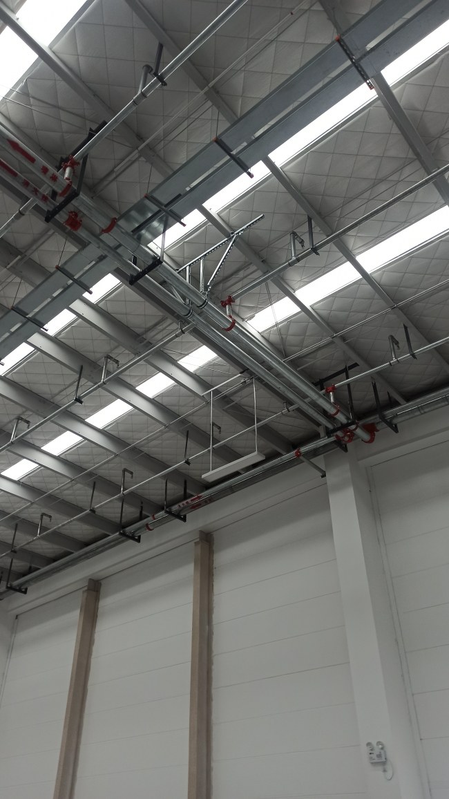 广东用户找钢结构/打板/不锈钢/抗震支架活,先去工龄1年-鱼泡网