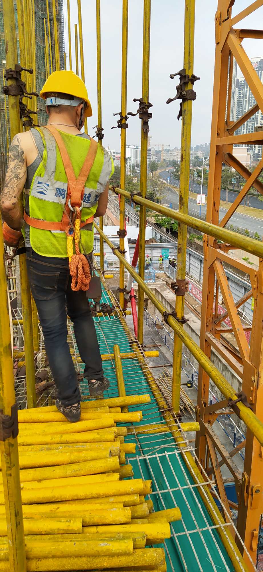 广东东莞7人突击队找架子工/爬架/拆架活,胡师傅工龄6年高级工(大工)