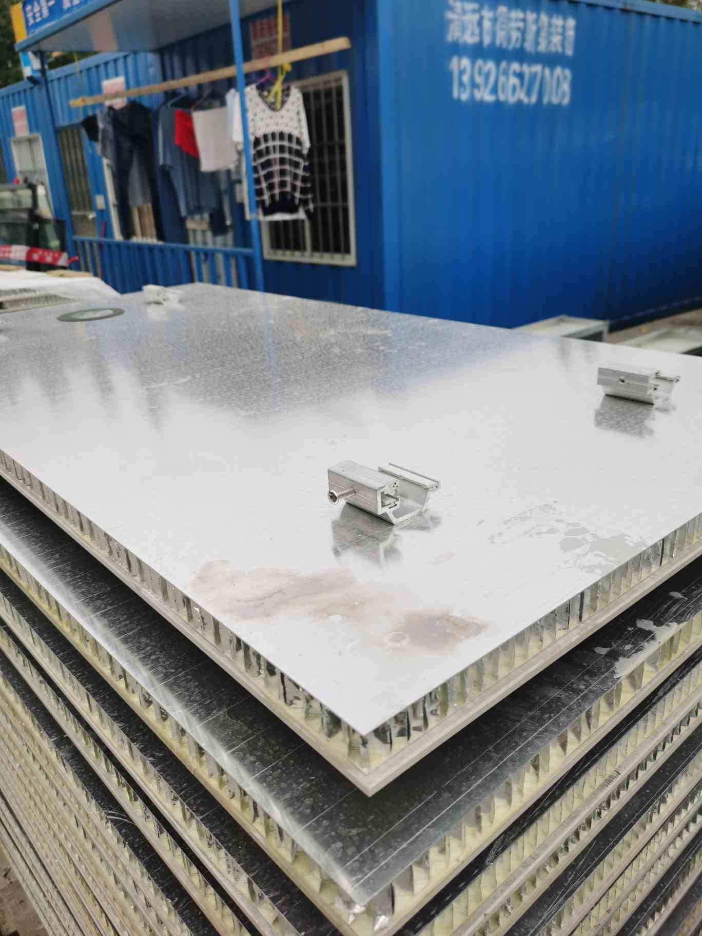 广东清远招聘蜂窝板安装工铝板