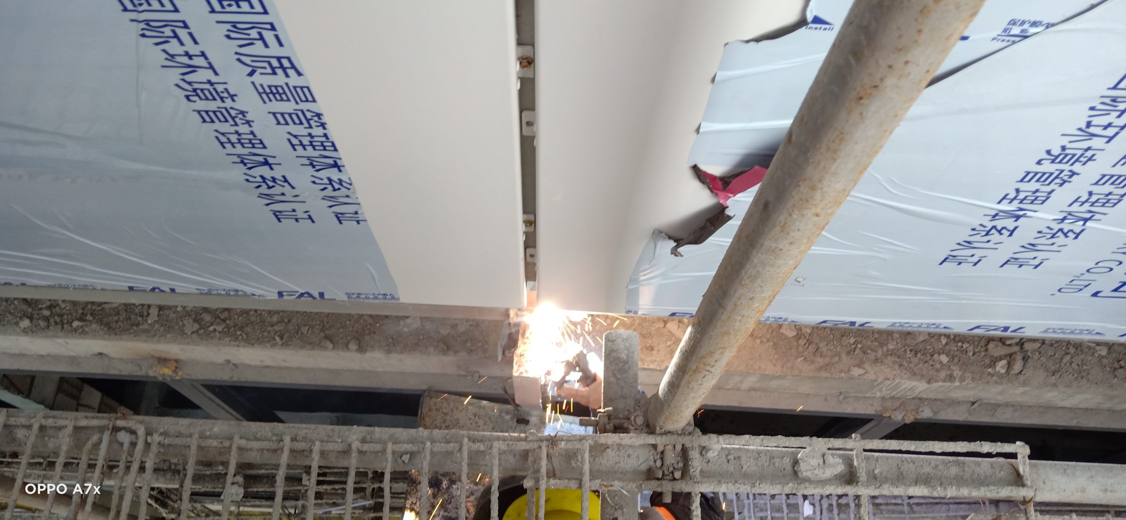 广东广州现招幕墙铝板打胶工8个