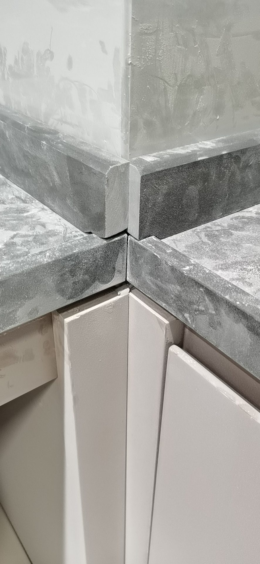 广东深圳厨房台面挡水条剖光打磨安