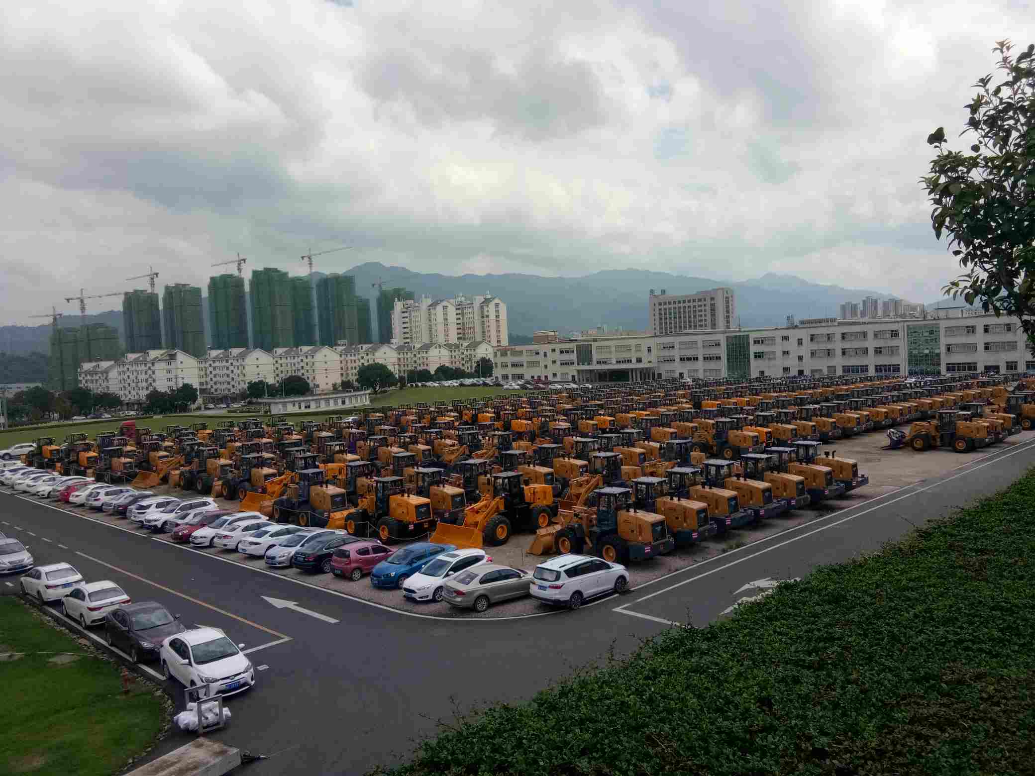 广东东莞招聘福建龙岩龙工集团挖机公司招聘打磨工焊工打磨工