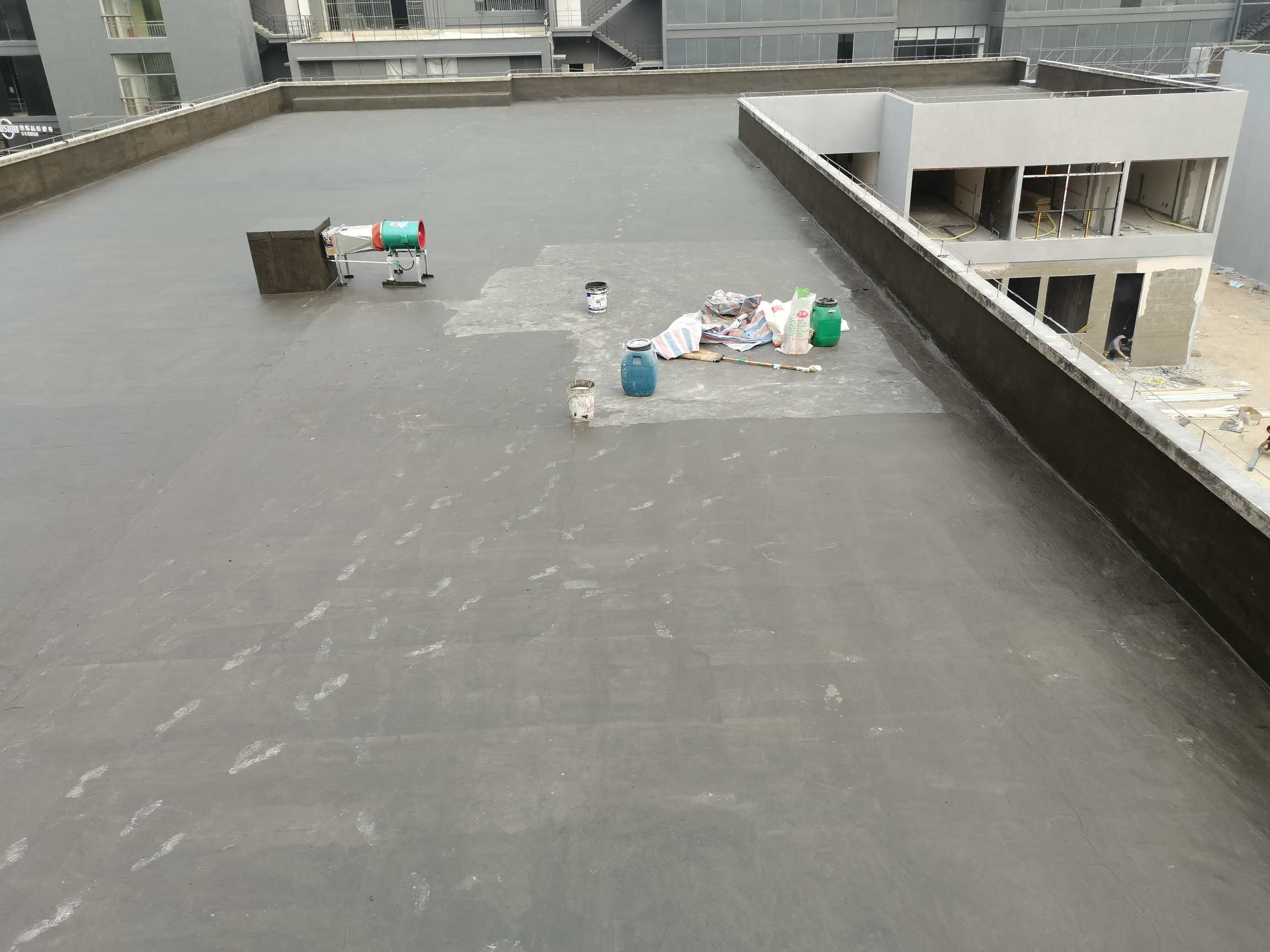 广东深圳屋面防水层完成需要打混凝土保护层面积为2000平