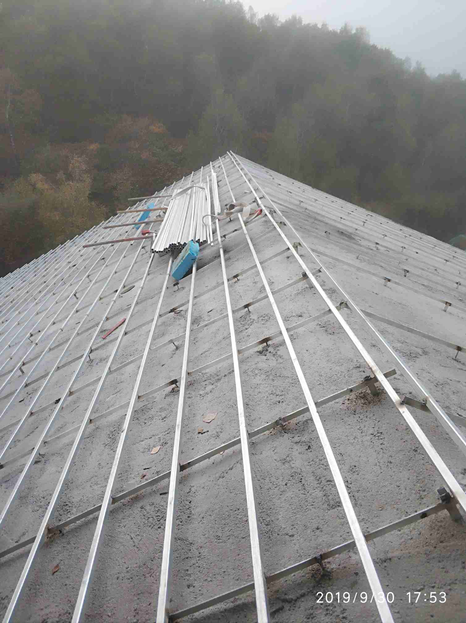 河北保定找焊工焊斜屋面龙骨不需要本能焊结实就行