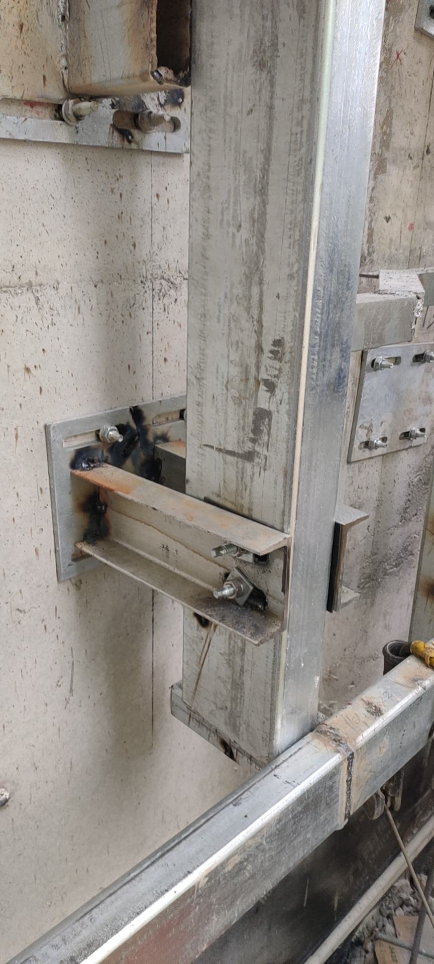 广东惠州招电焊工熟手,做石材钢架