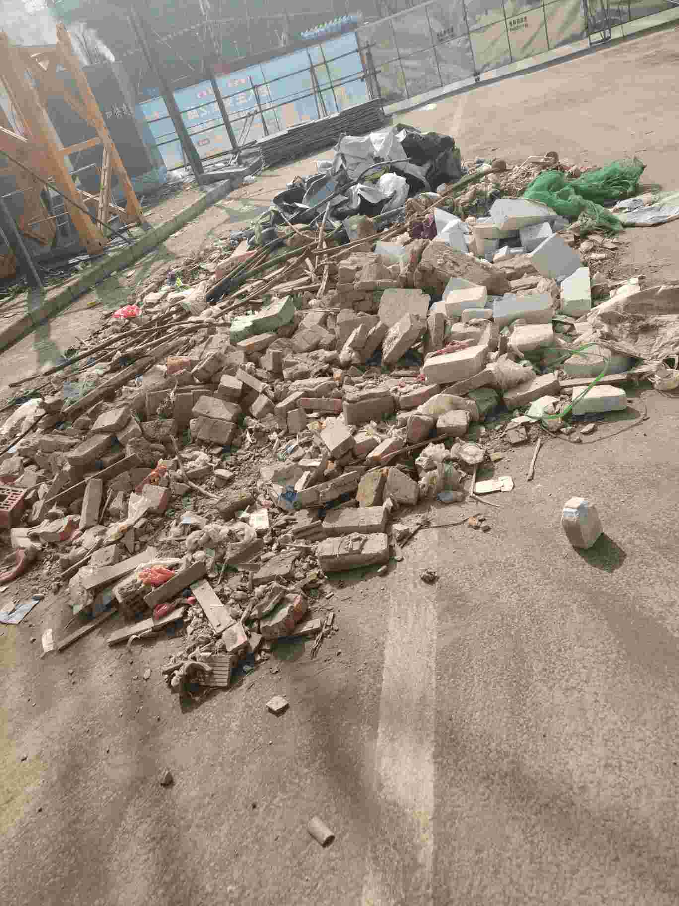 成都双流区天府公园地铁站有一车建渣二十多方有哪位老板愿意来拉