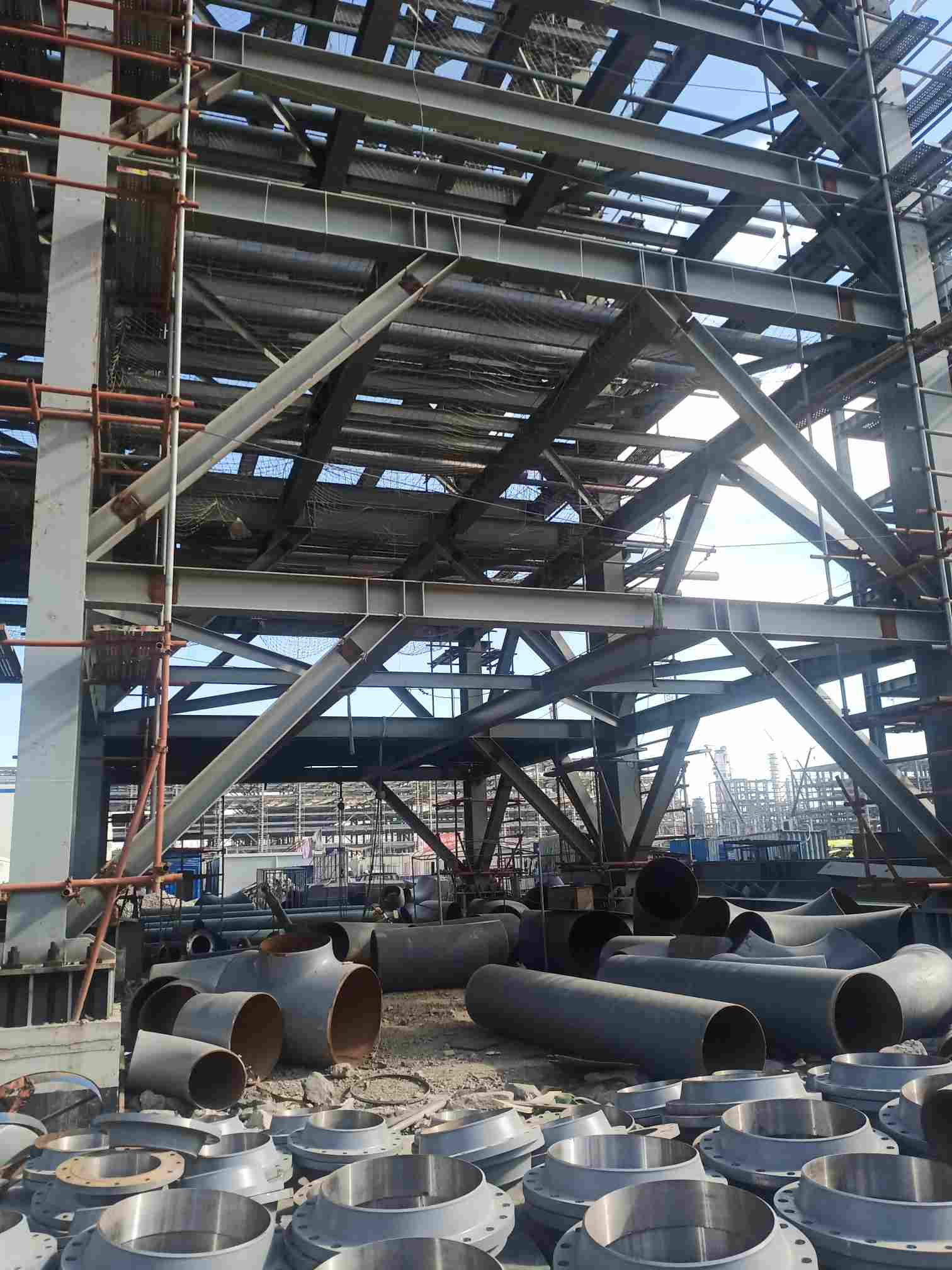 舟山岱山县招钢结构铆工数名,地点浙江舟山鱼山岛,工资450元