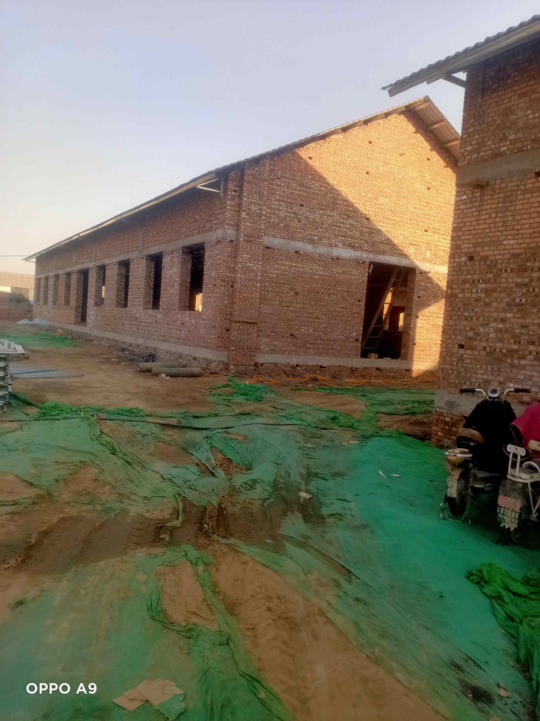 河北邢台外墙粘砖6ⅹ24长条厂房有意者联系