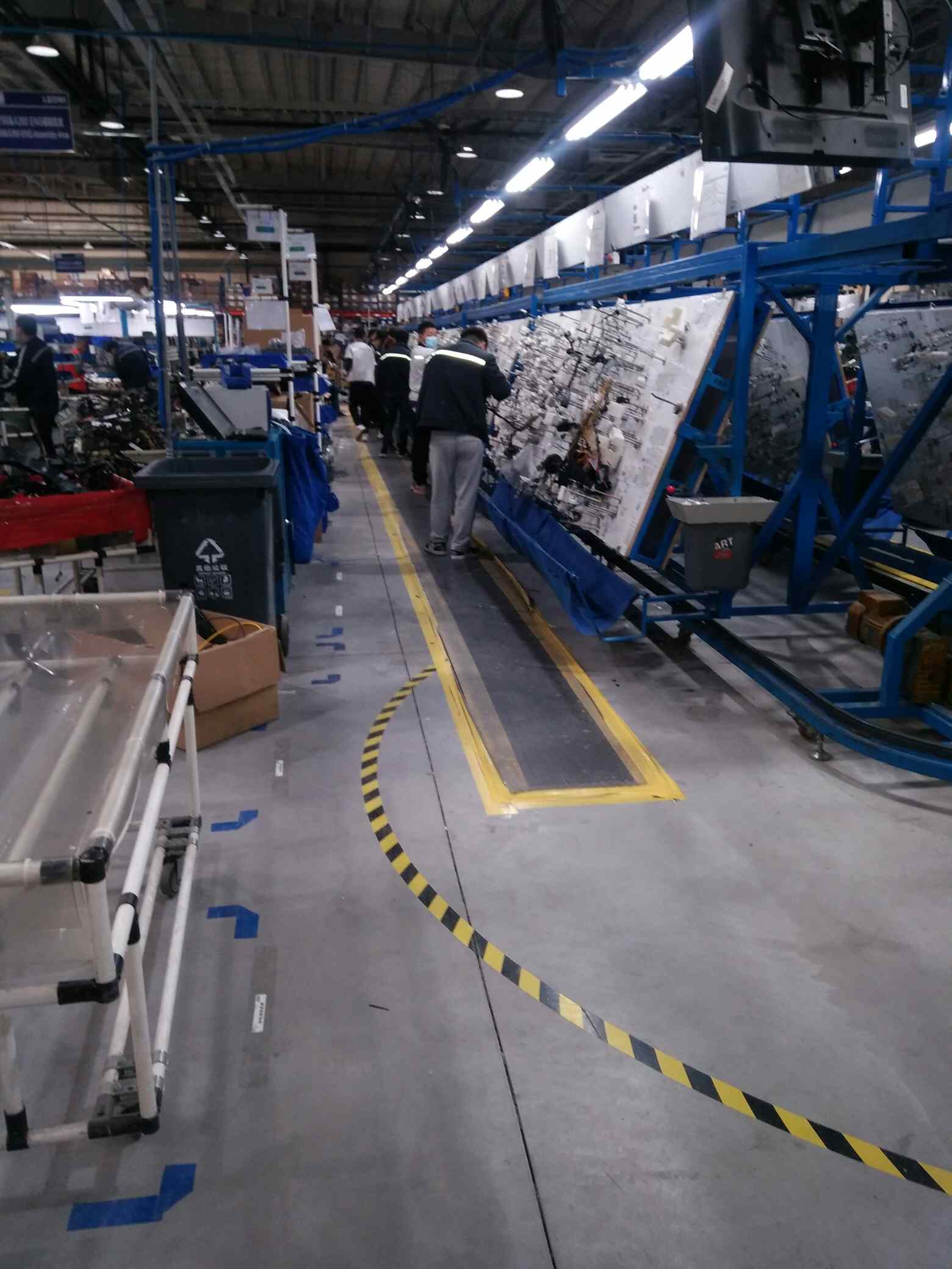 济宁兖州区莱尼电气系统济宁有限公司主要产品汽车线束工