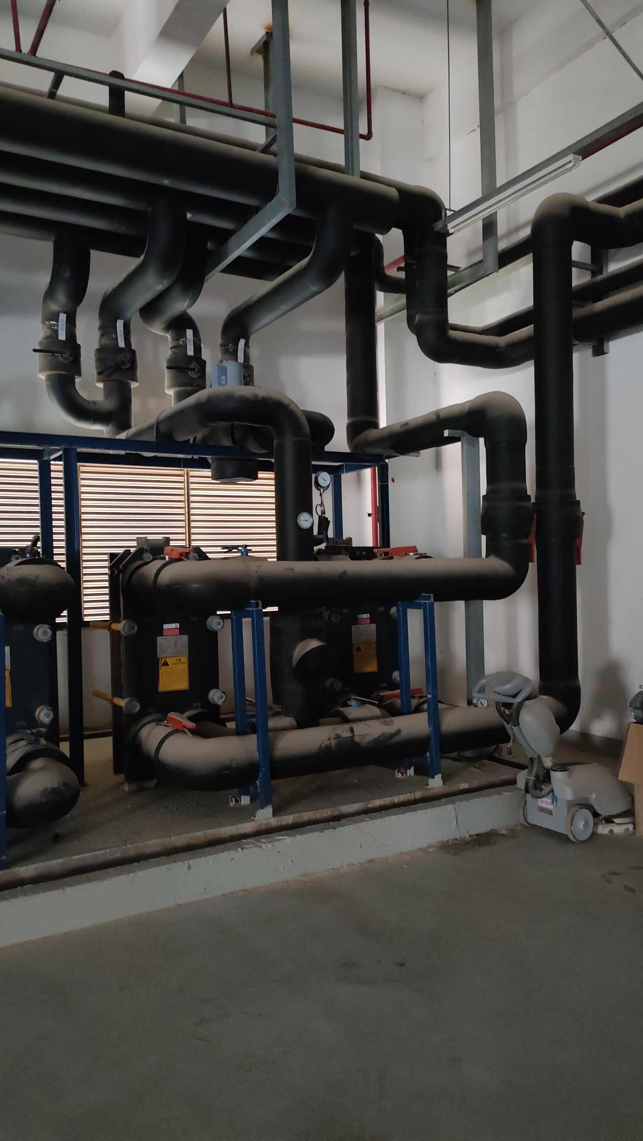 鄂州华容区专业压力管道安装.急需管工师傅,小工多名邱先生