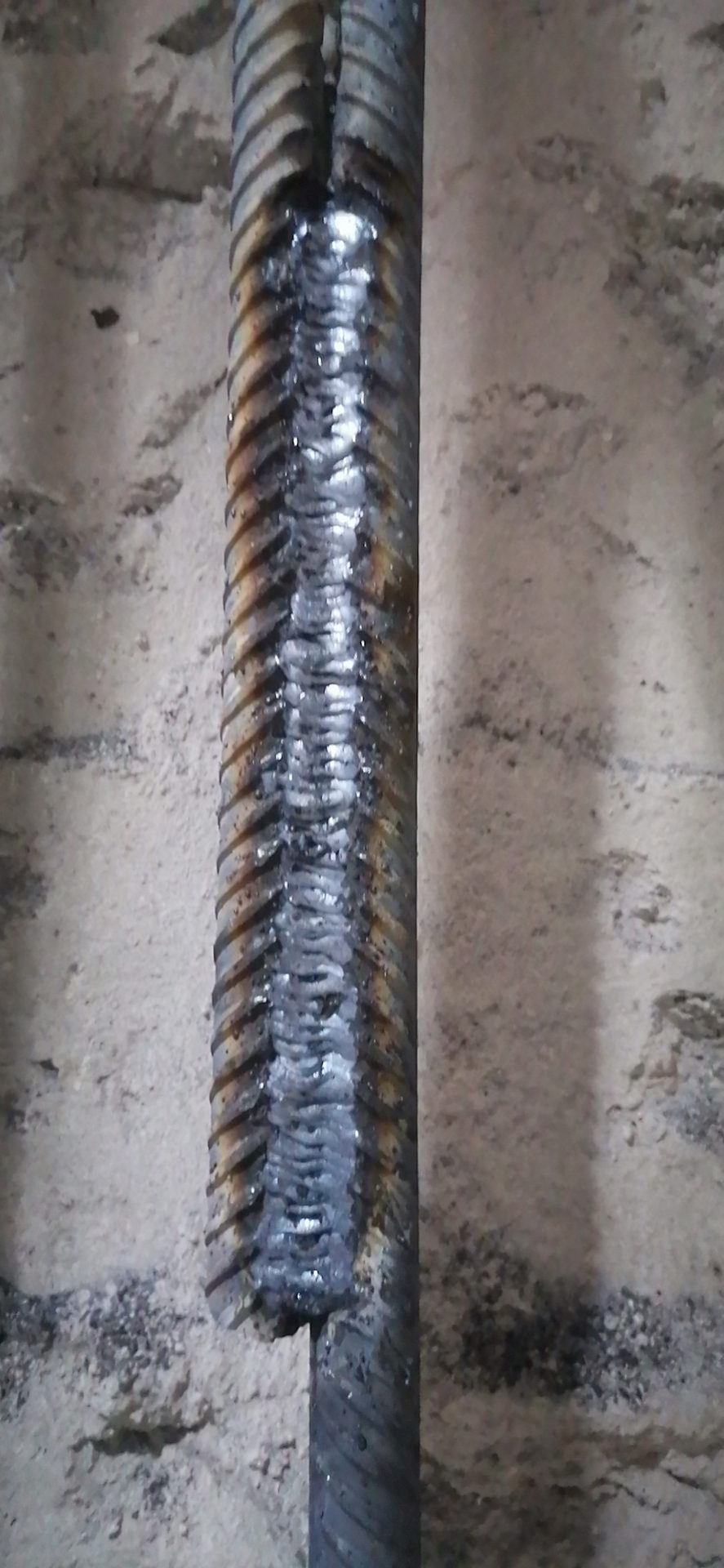 日喀则南木林县水电站发点洞二衬钢筋招焊