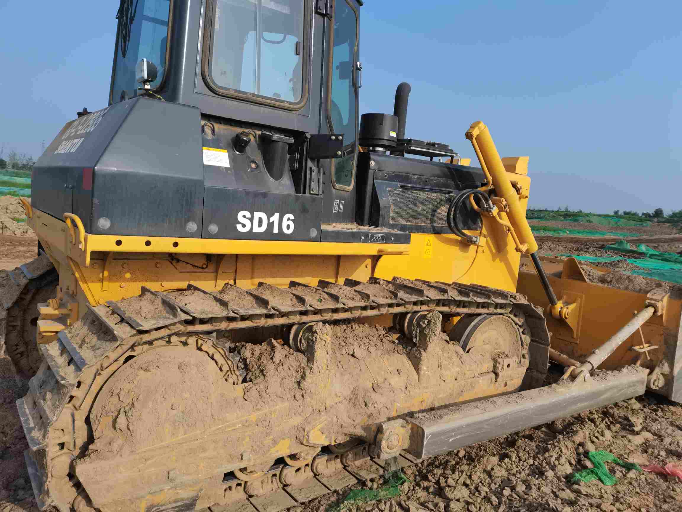 兰州城关区山推sd16推土机找司机推农田的活工资月结管