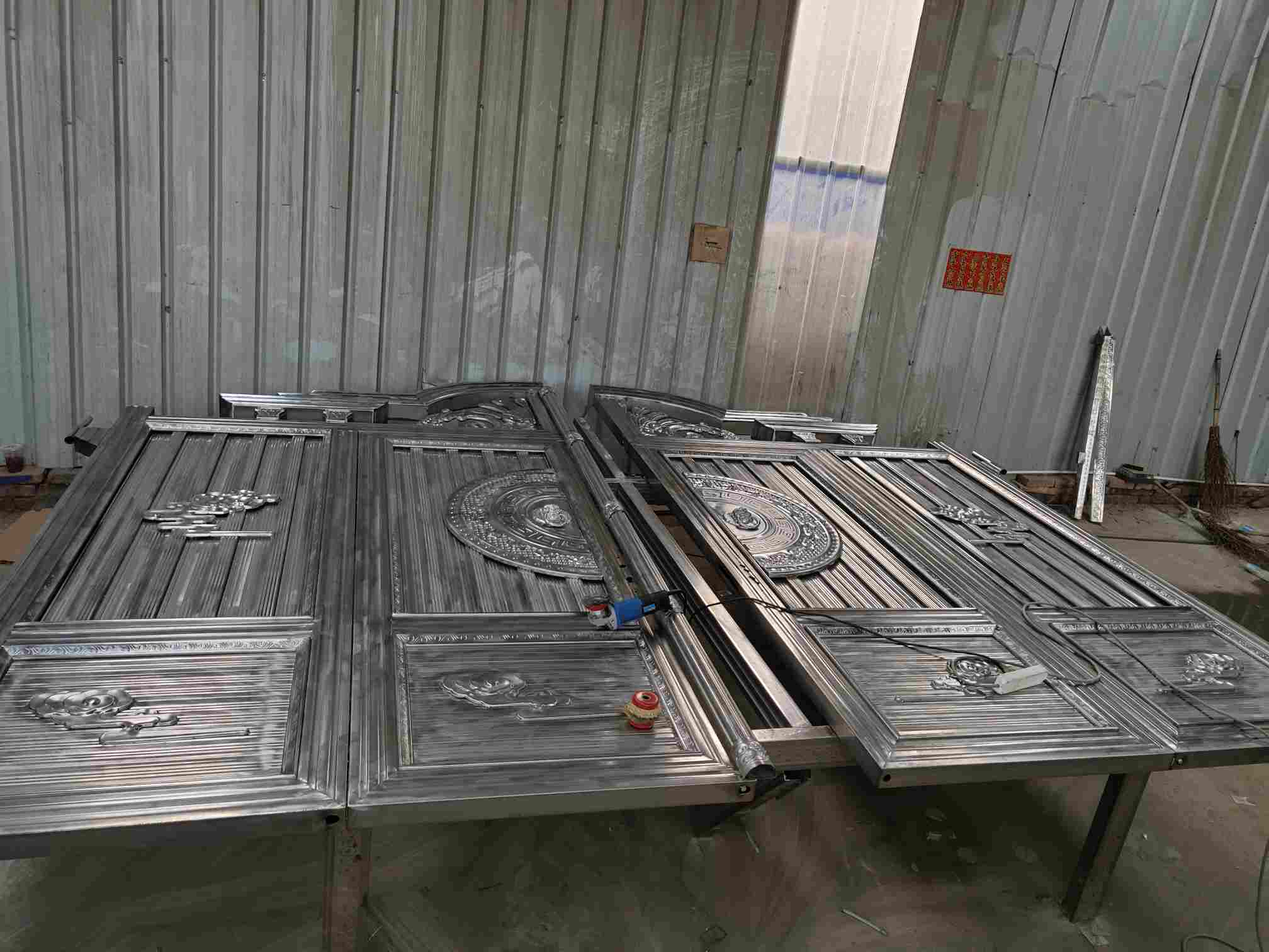 商丘睢县玖诚不锈钢庭院门诚招氩弧焊工五名打杂工一名打磨抛