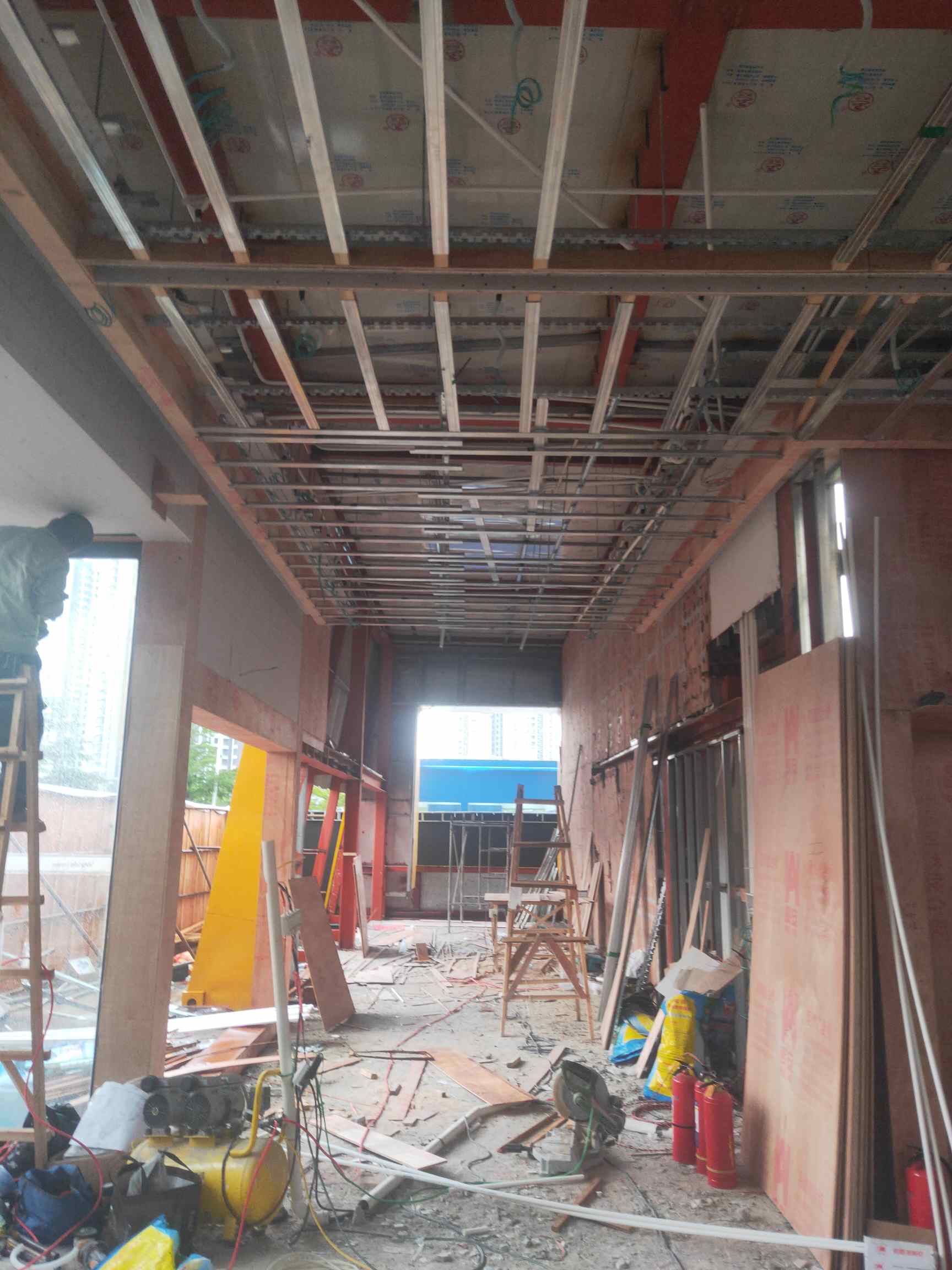 湛江霞山区招装修木工做天花吊顶