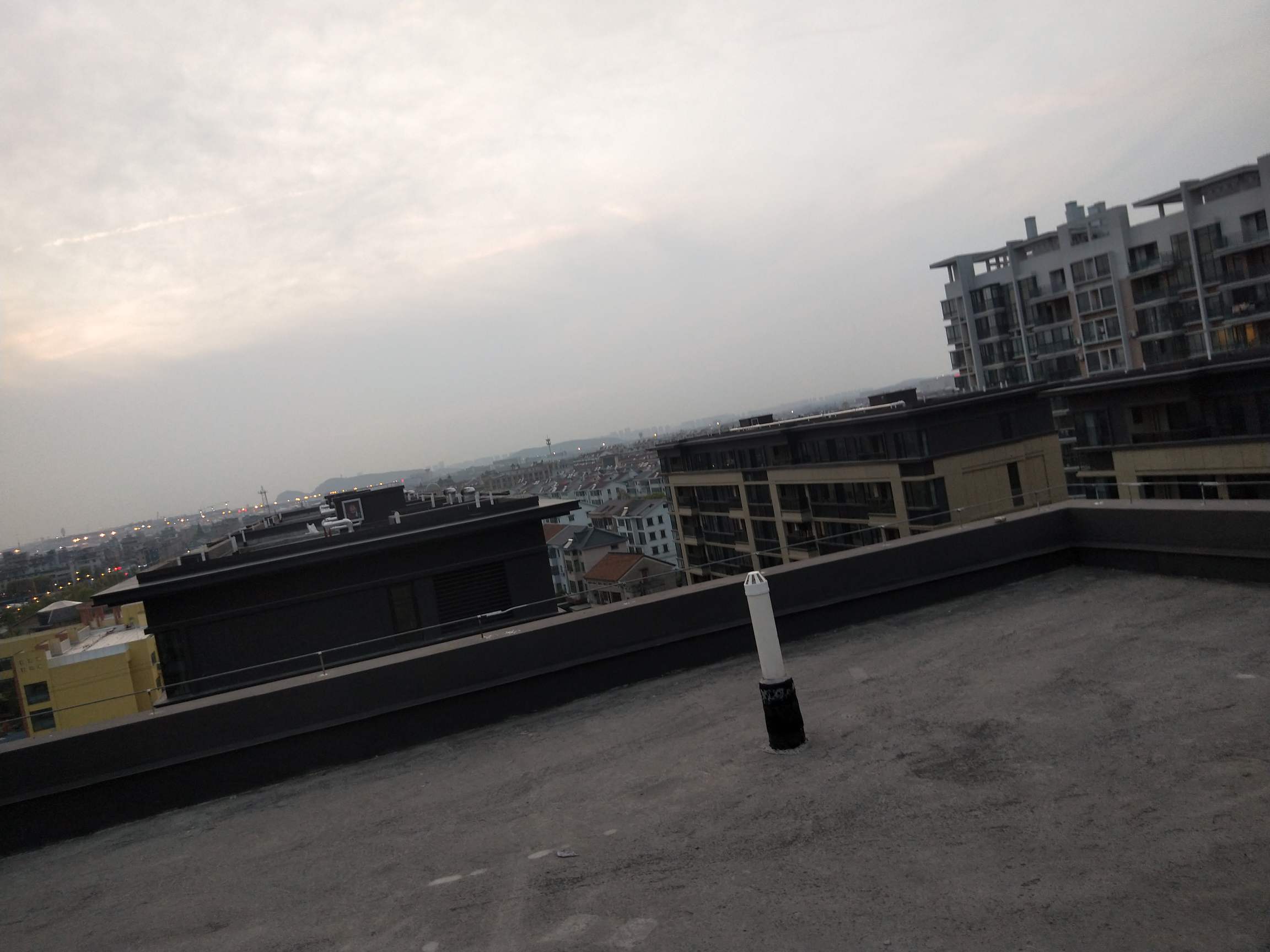 杭州萧山区楼顶加厚水泥23公分地