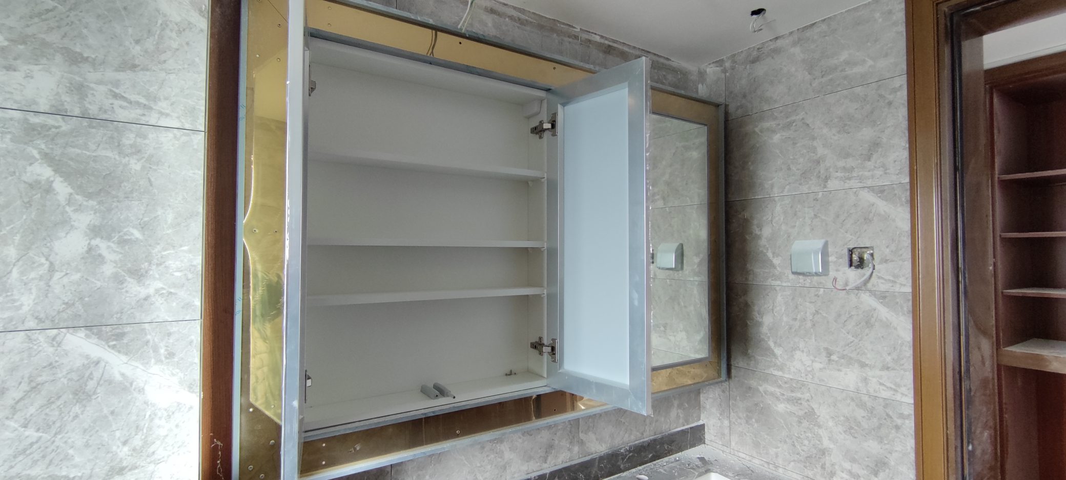 镇江润州区安装卫生间镜柜一个40元,能干1个星期工资完工结算