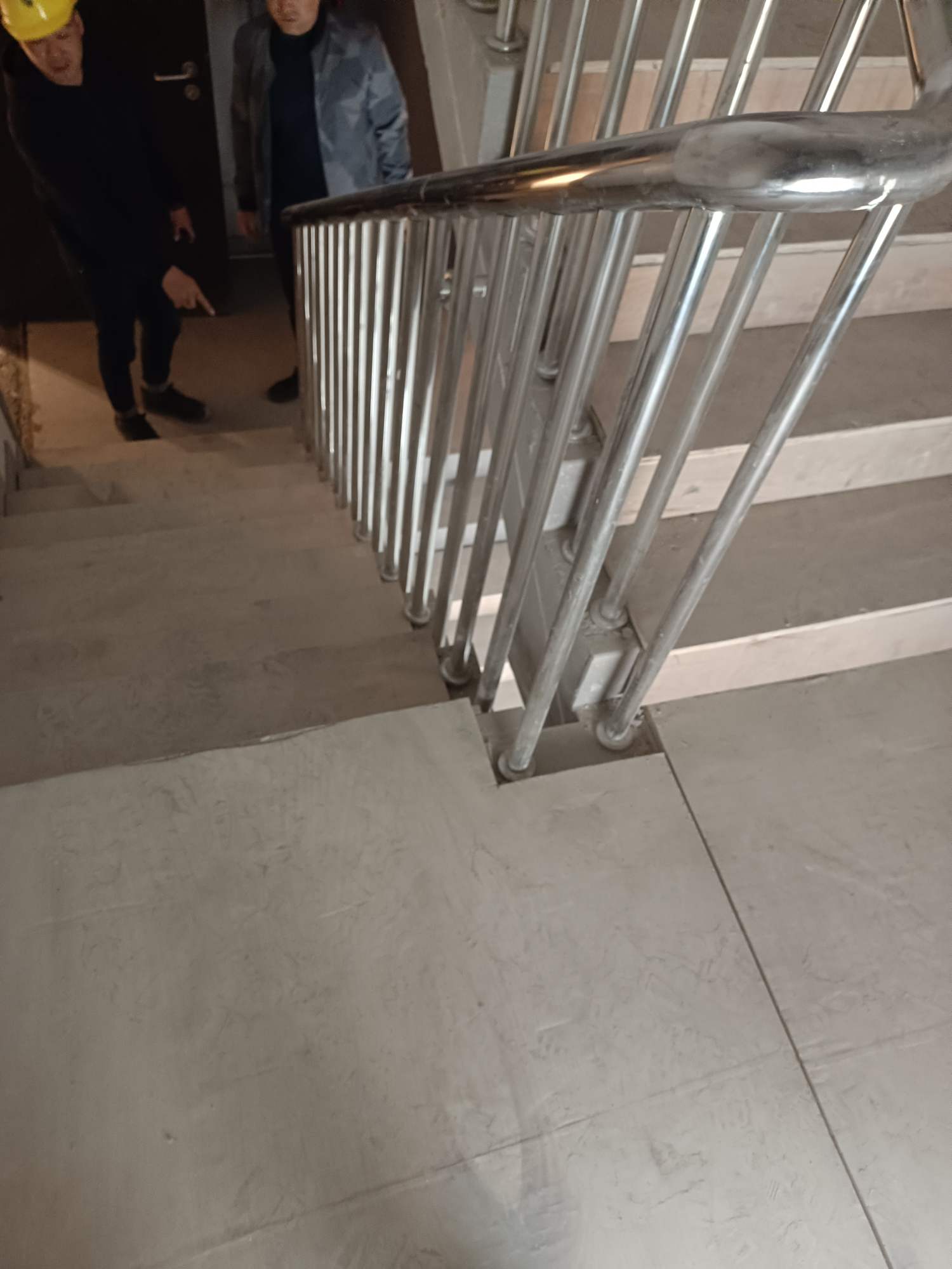 上海浦东新区焊不锈钢楼梯扶手一个踏步