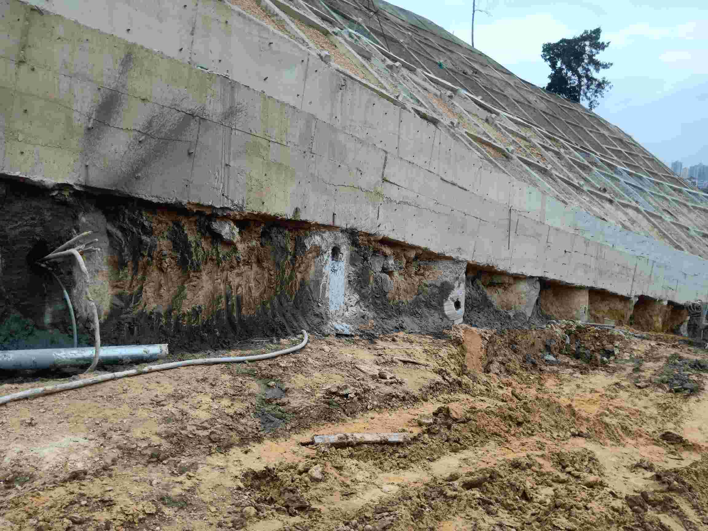 广西南宁市政挡土桩打孔,桩体10