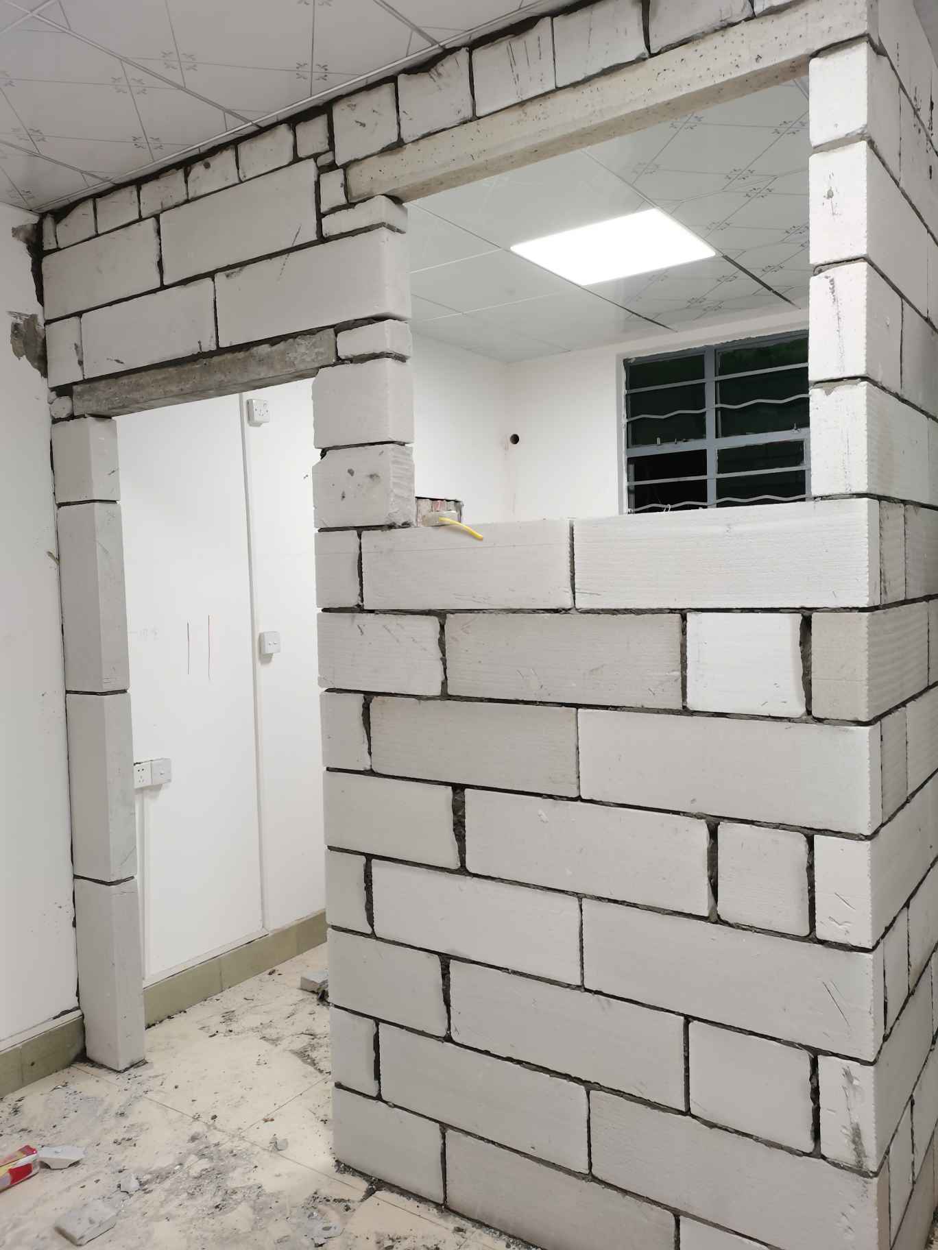 广东广州出租房砌10公分轻质砖墙