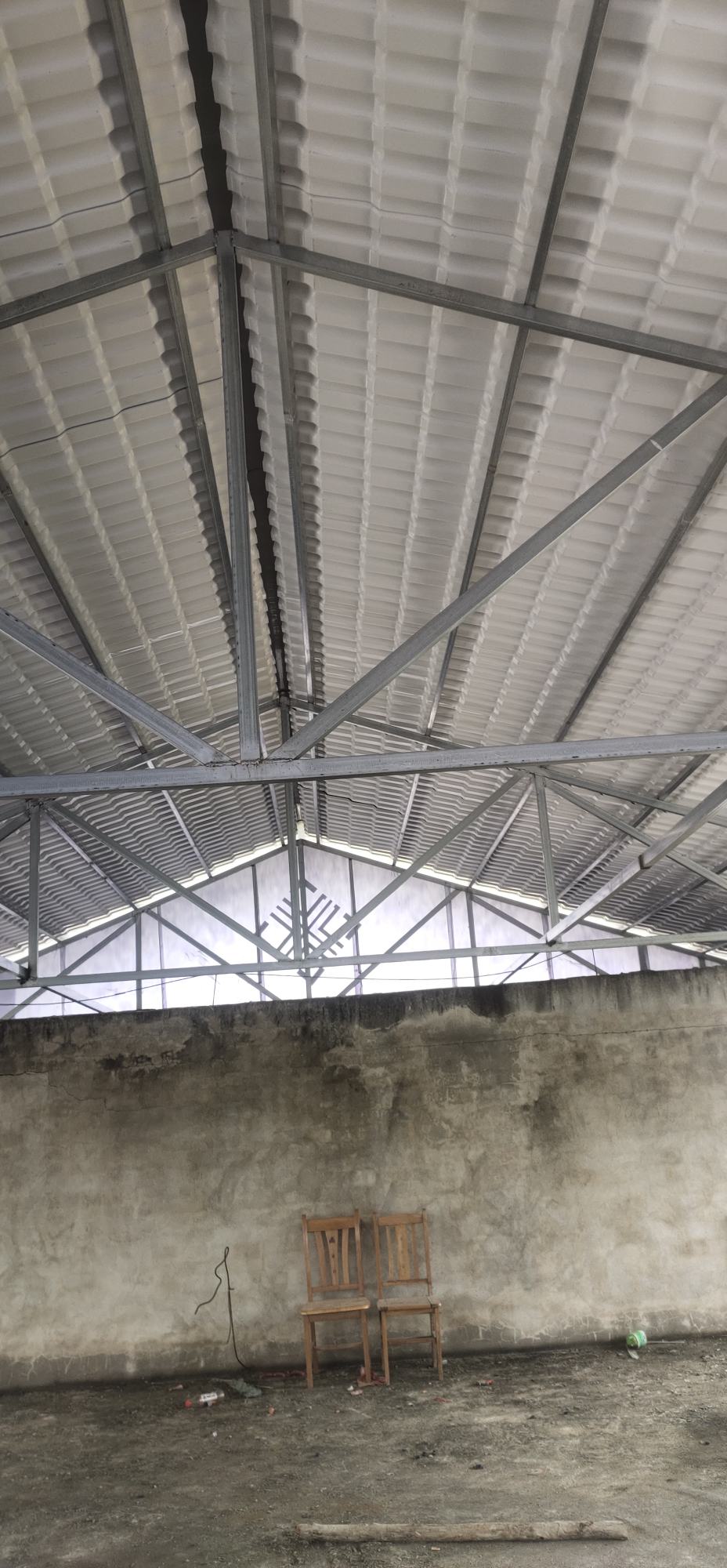 贵阳南明区广西南宁农村钢架棚盖树脂瓦,做工简单,工钱可以现结