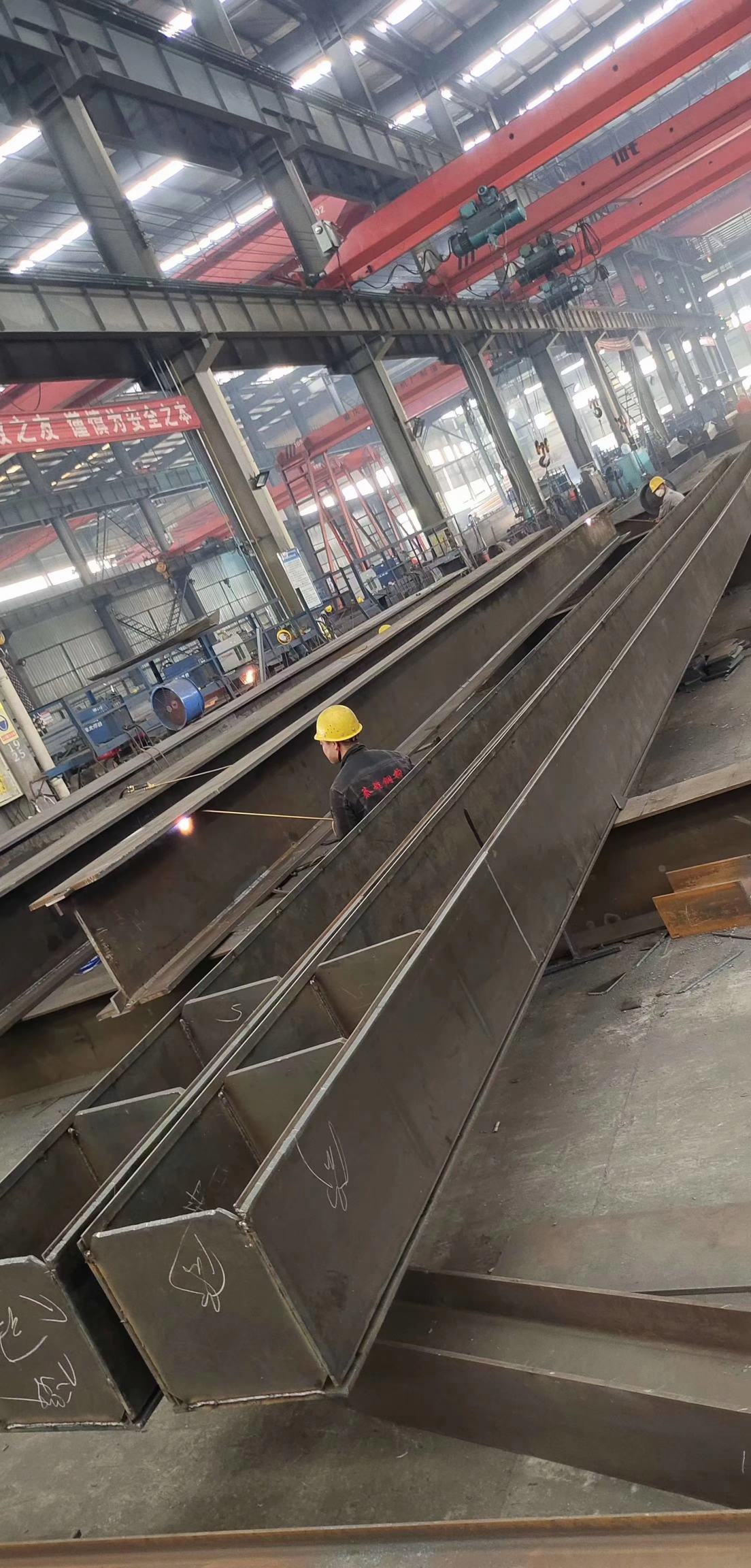 河北秦皇岛钢结构车间加工厂急招临时帮忙ut焊工5人,350一-鱼泡网