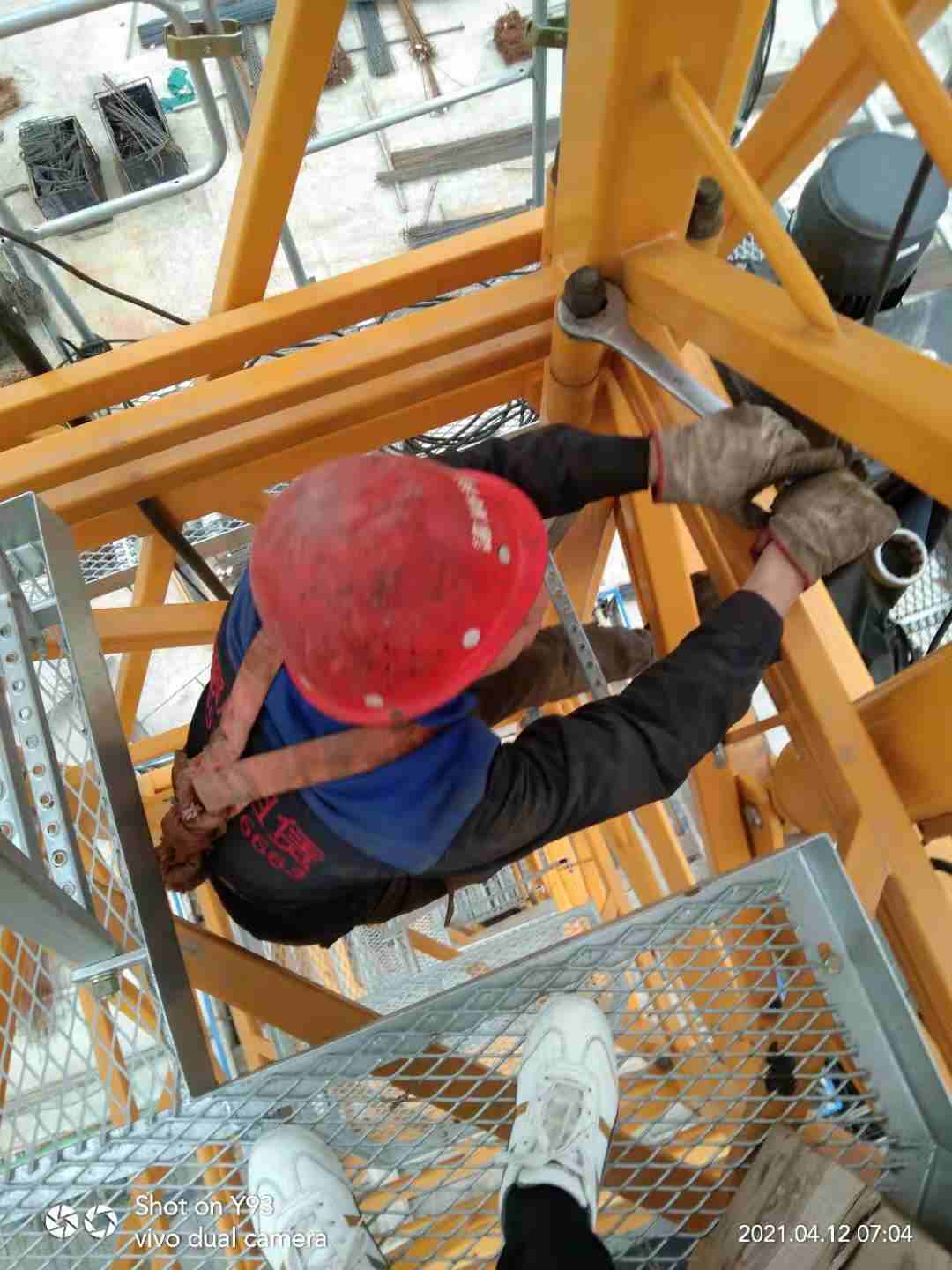 廊坊广阳区本公司招聘塔吊安装工修理工常年有工资年底有奖