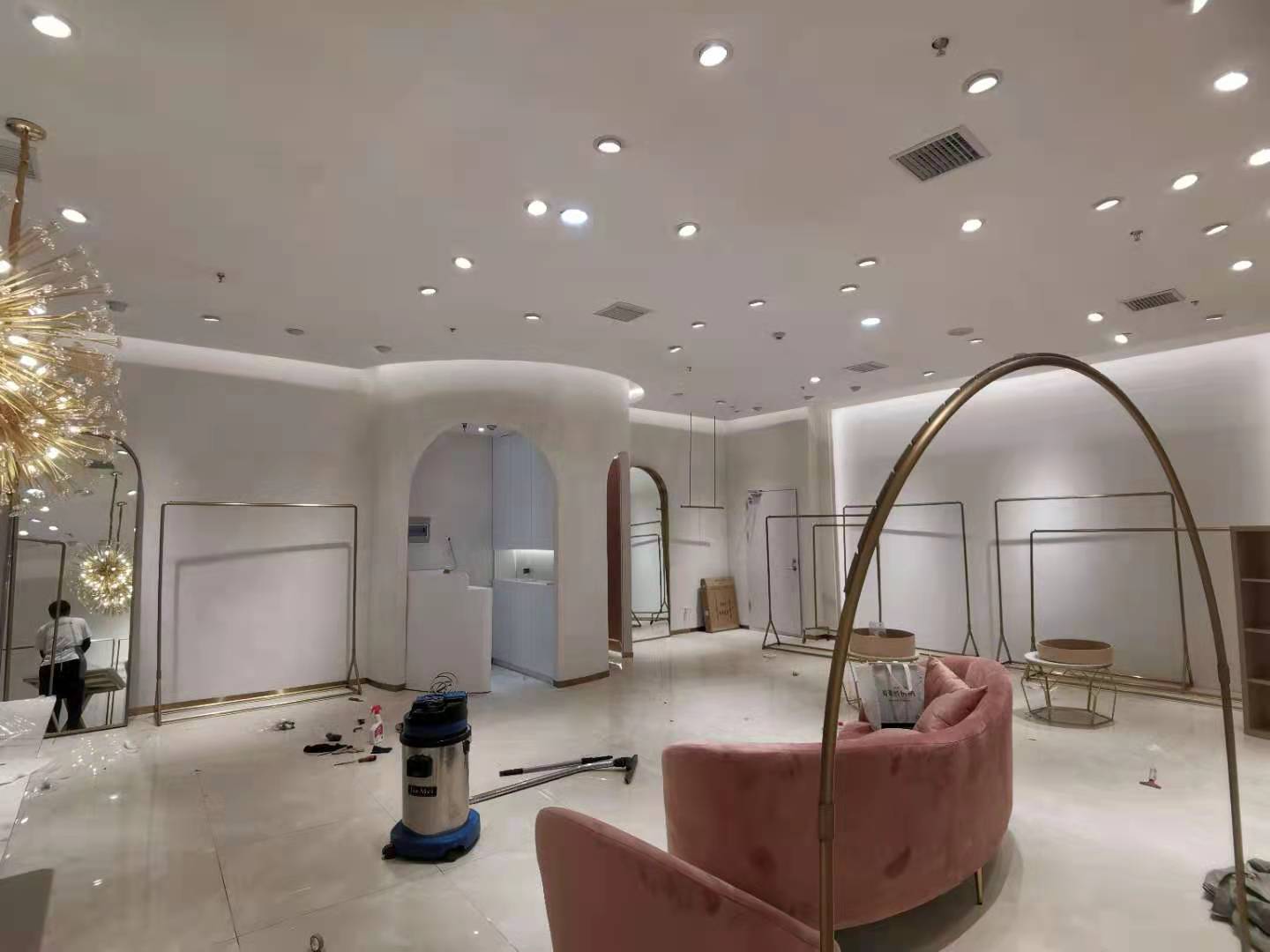 南京江宁区展柜厂招聘3名展柜木工