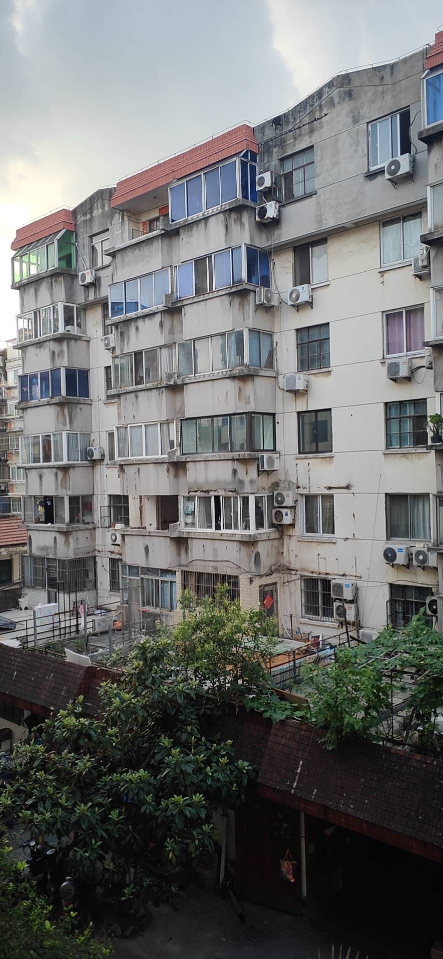 江苏南通旧楼翻新做真石漆20一个平方联系电话