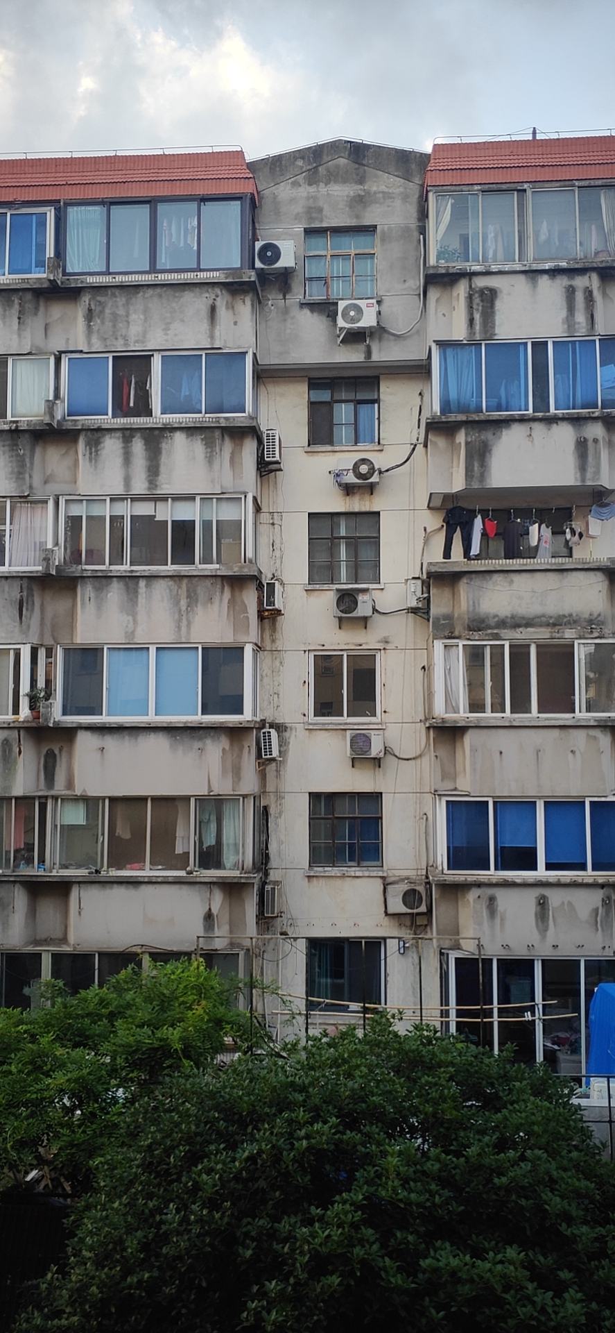 江苏南通旧楼翻新做真石漆20一个平方联系电话