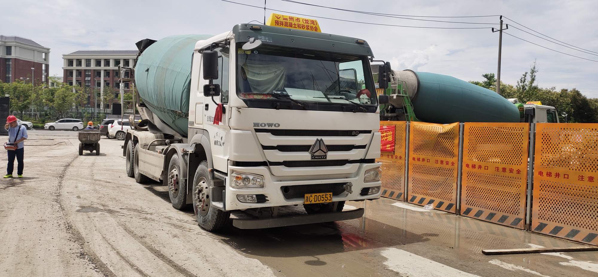 温州洞头区招豪沃搅拌车司机2名,要有3年以上工作经验的,要必