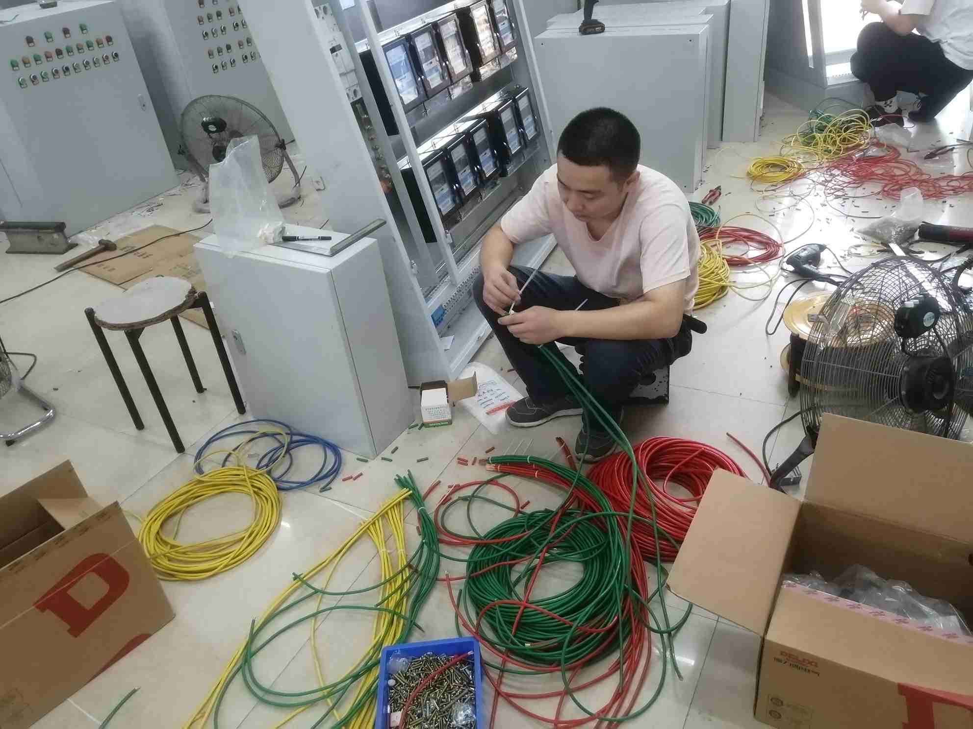 武汉江夏区光谷,流芳路,招水电工,两名,室内布线安装,短期活