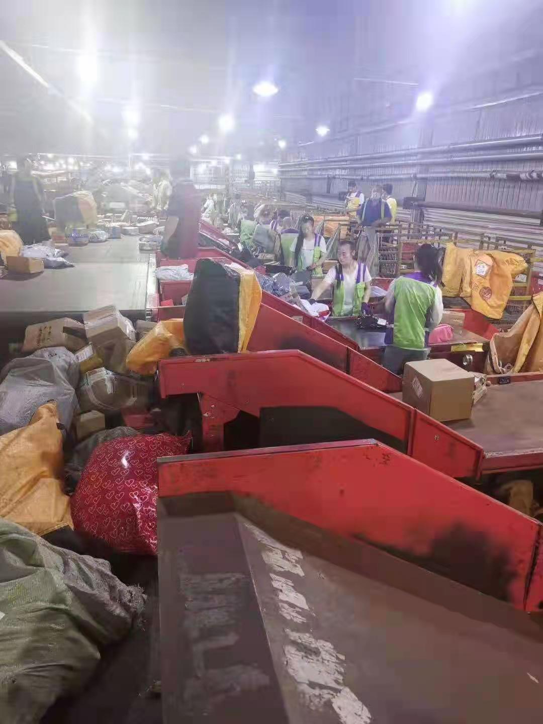 北京顺义区公司库房直招快递小件的分拣,装车卸车包吃包住夜班