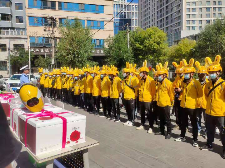 青海西寧美團總部直招送餐員騎手,月薪八千以上,西寧市就近分配