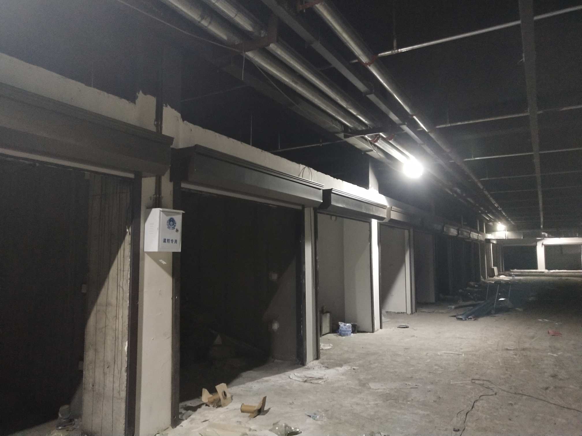 内蒙古锡林郭勒盟地下室车库卷帘门安装几