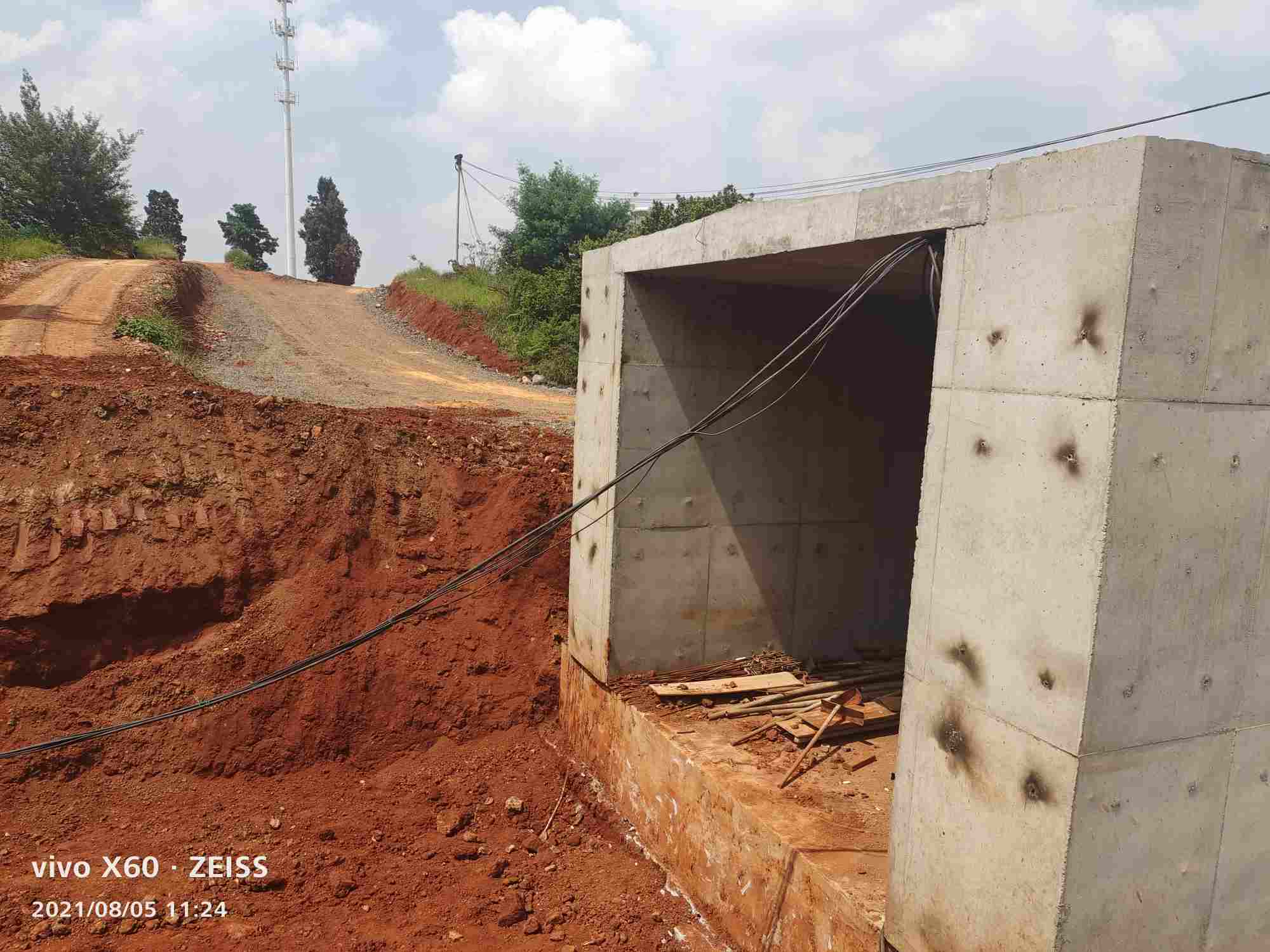 昆明官渡区昆明官渡区招做挡墙涵洞的师傅,老板勿扰,招两个踏实