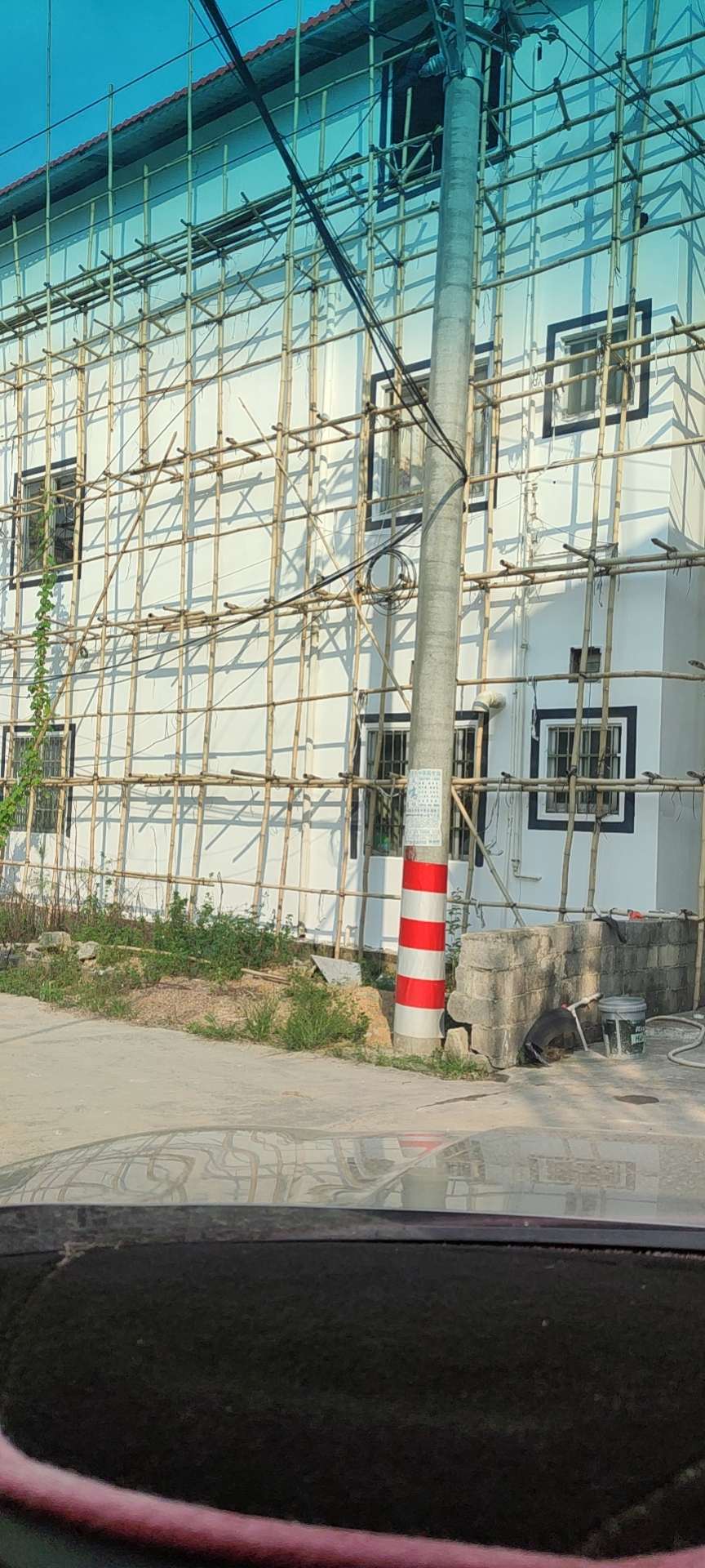 贺州八步区找搭竹架工人五六个左右做新农村的工地在八步莲