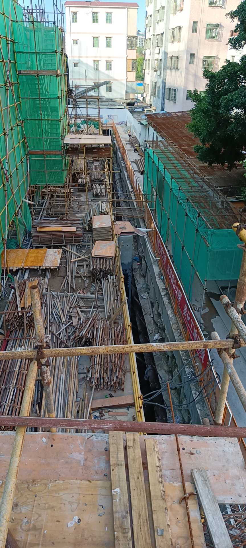 惠州惠城区招工大量招收工地小工,注意从事室内清理木工材料