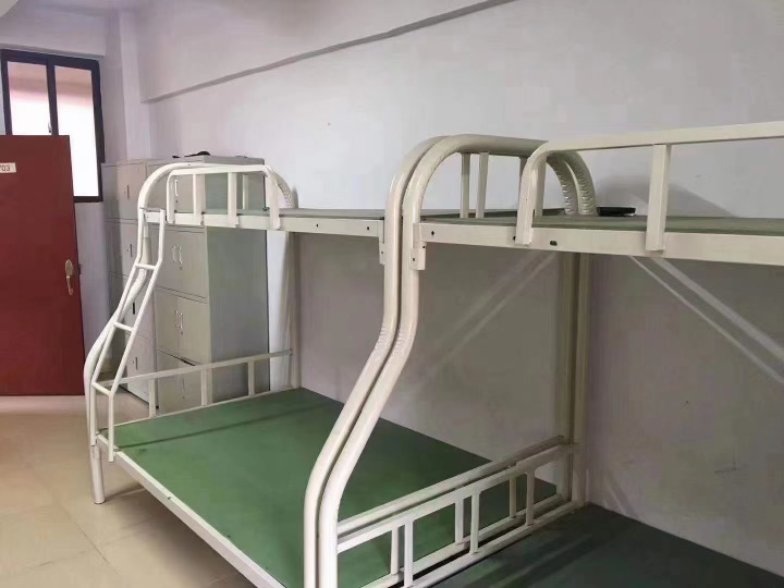 广东东莞塘厦138华贝电子厂大量招聘普工,目前全部坐班长白班