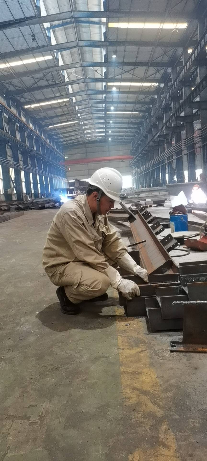 江苏南通江苏南通钢结构公司招聘铆工3人能看图独立制作360