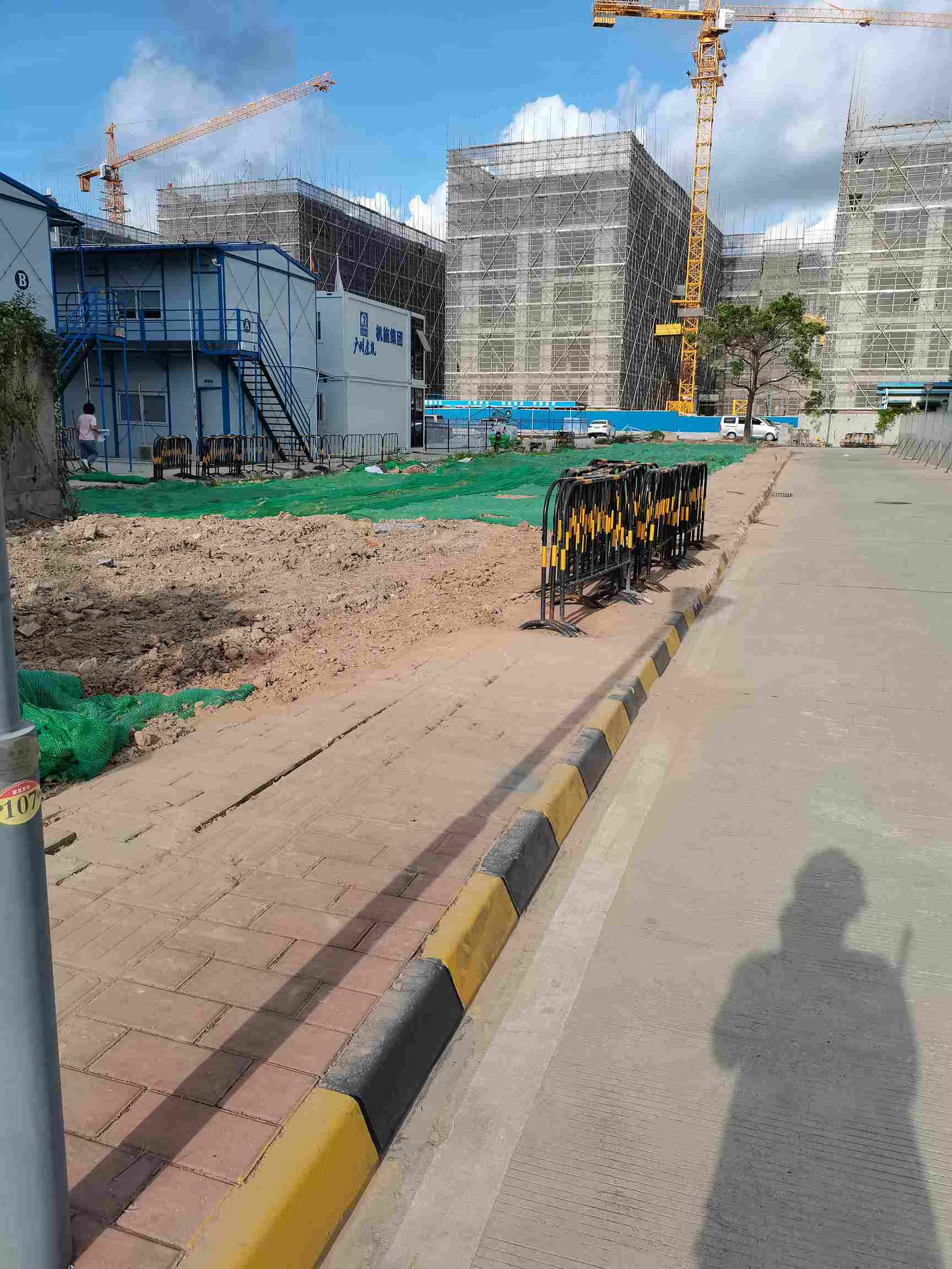 广州番禺区工地大量招60岁以下的小工,杂工,工作9小时180