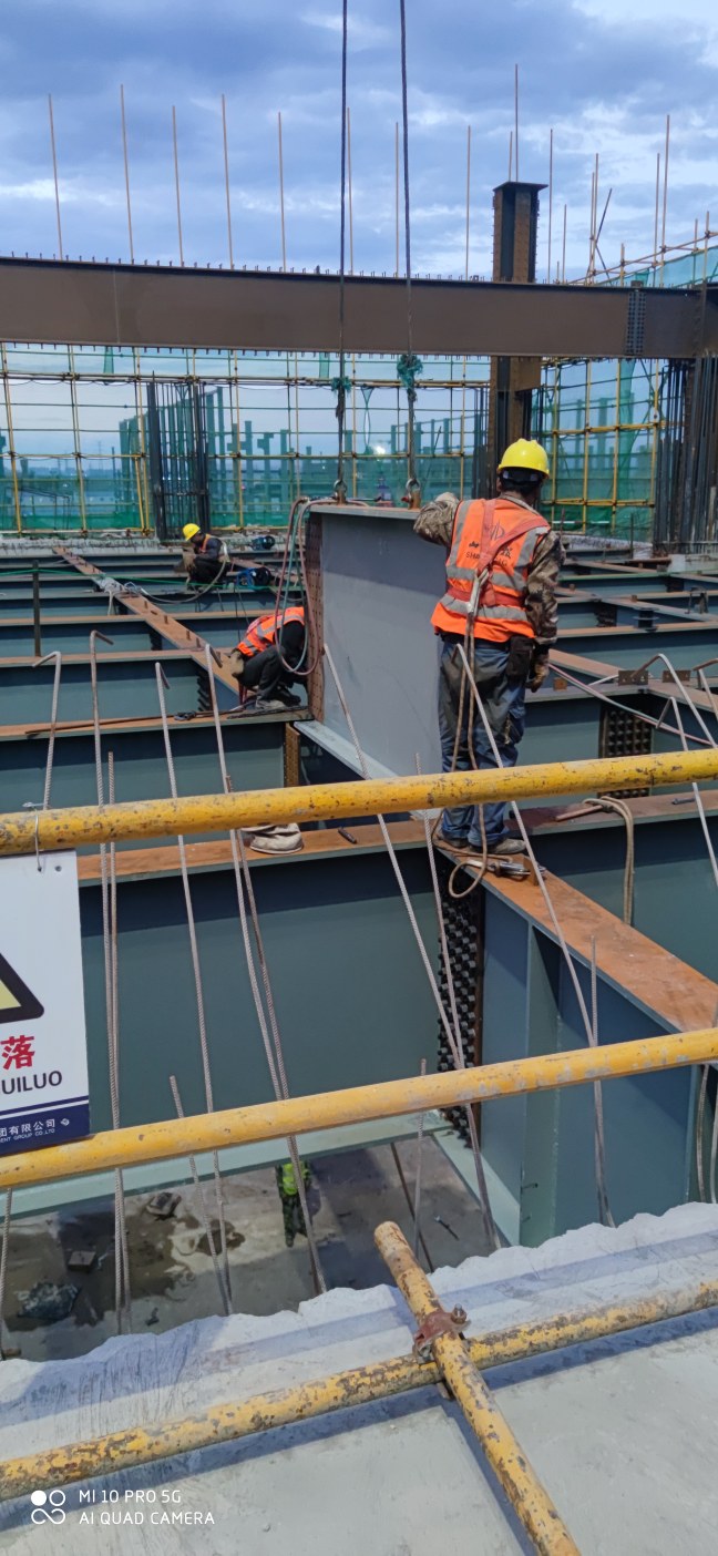 太原小店区招钢结构彩板安装工人工地干活登高作业薪水待