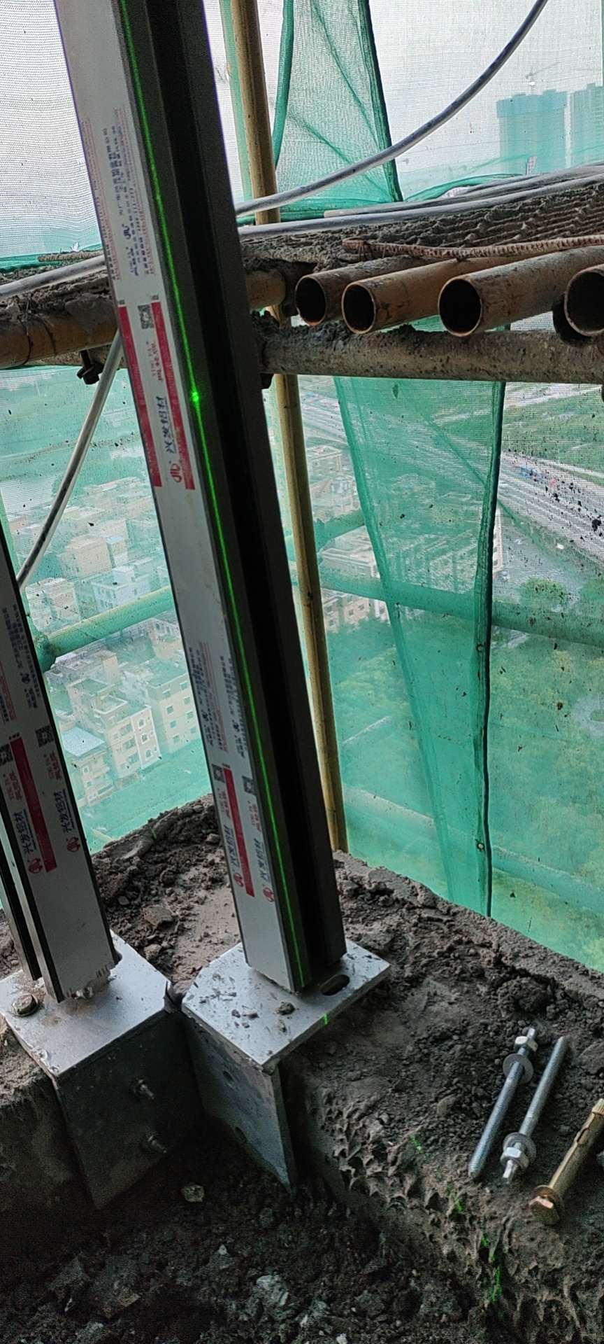 广东东莞阳台护栏玻璃安装包工点工都可以