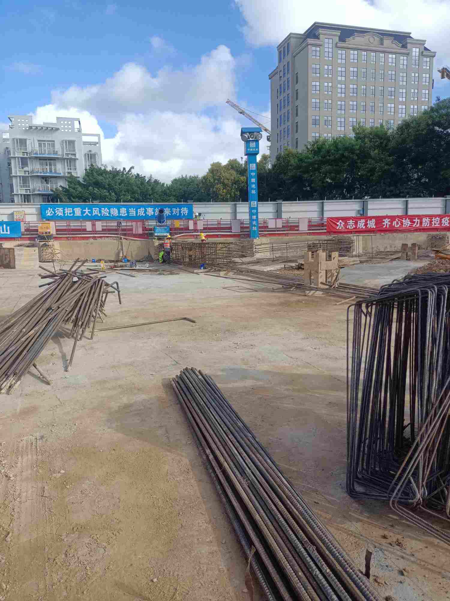 深圳坪山区有没有休息的兄弟,深圳坪山工地上人,可以做三四个月