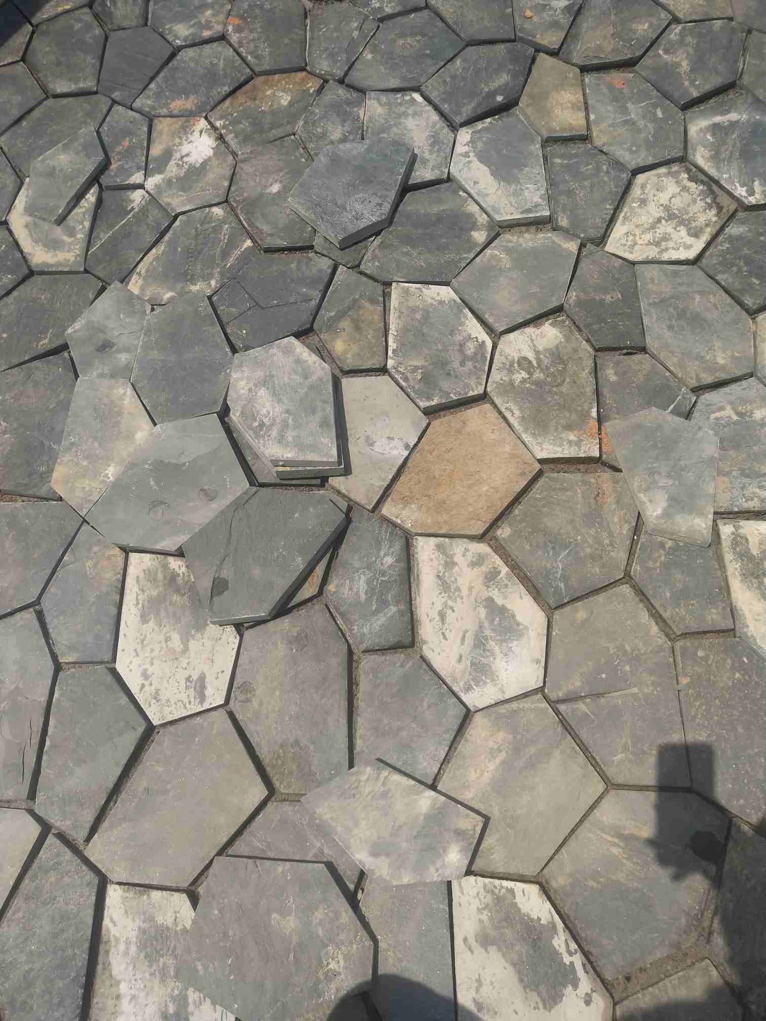 赣州南康区贴冰裂纹师傅(地工南康龙岭)