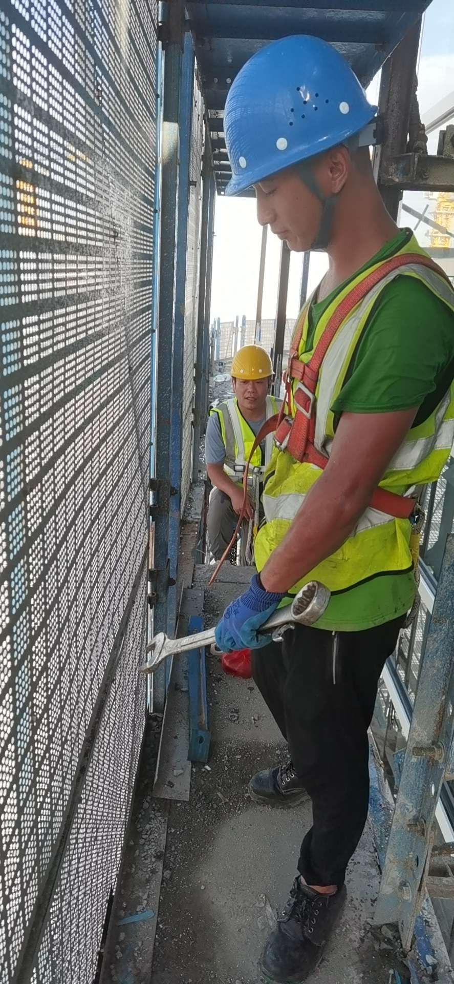 珠海金湾区达蒙直聘爬架工人,只要能吃苦耐劳,服从安排,新手也
