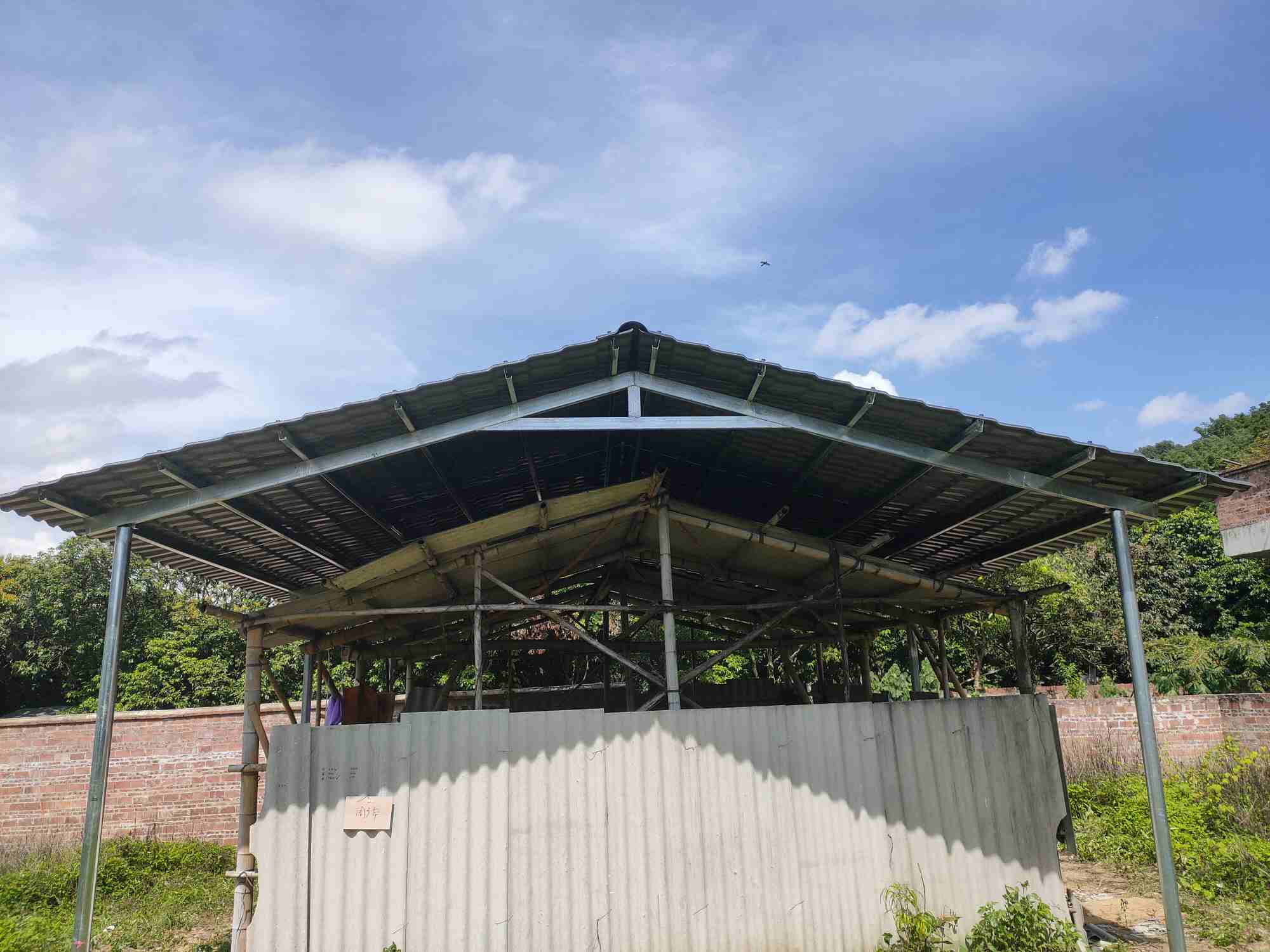 广州白云区搭铁皮棚工程部招普工年龄55岁以内男士包吃