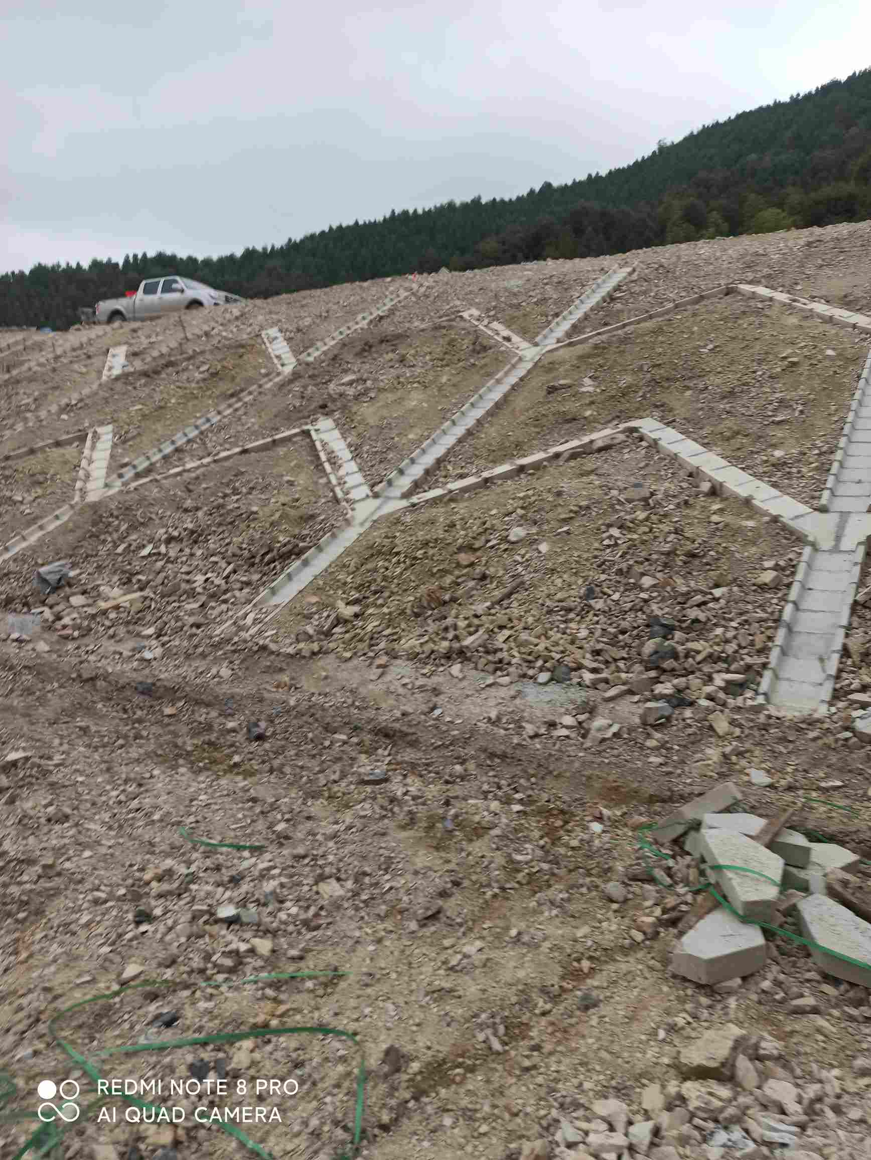 永州冷水灘區我目前招高速公路做防護工人,主做六o塊水溝,滲溝