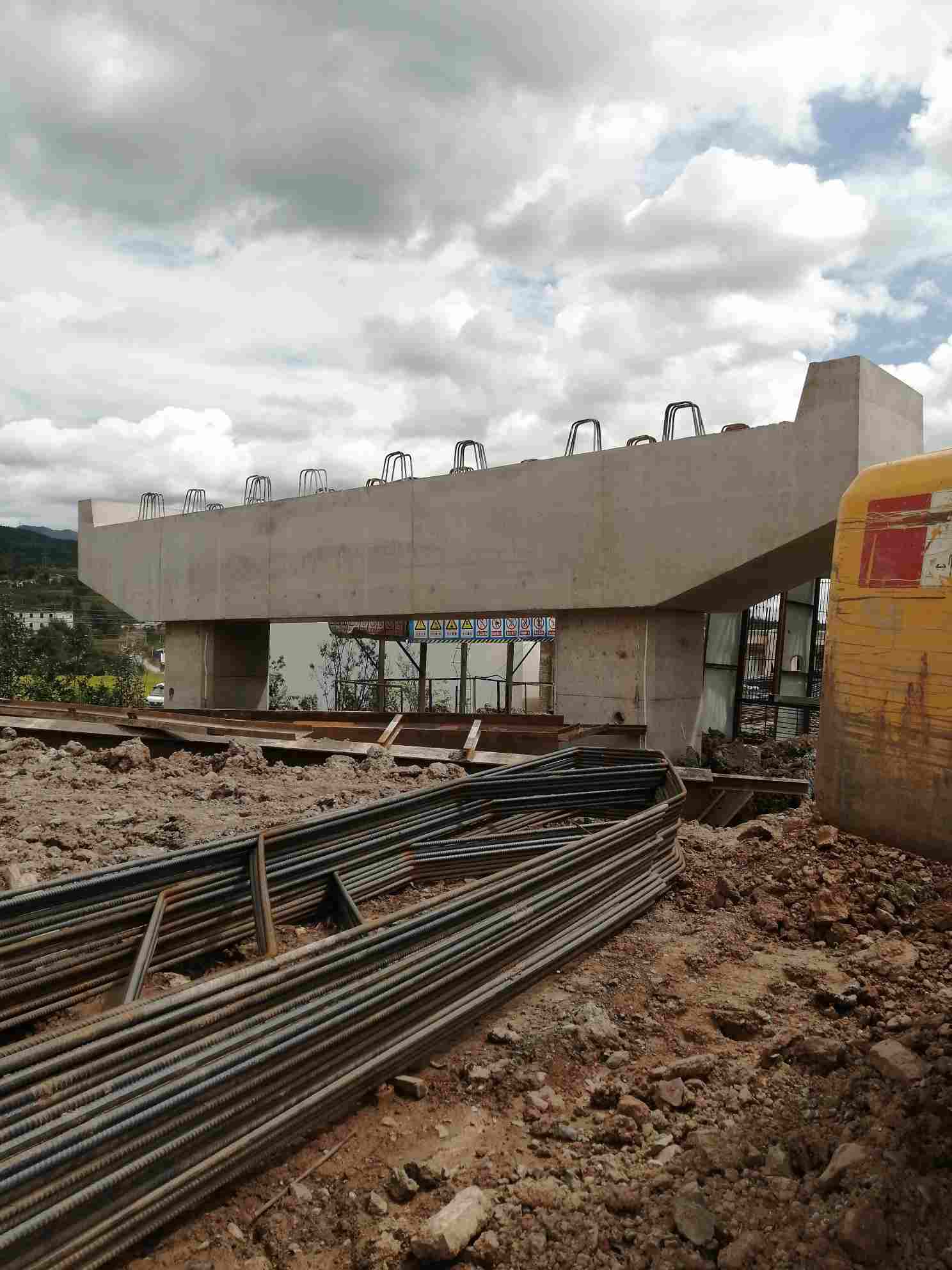 云南昆明本人大量招会做承台,墩柱,盖梁,涵洞的技术人员10到