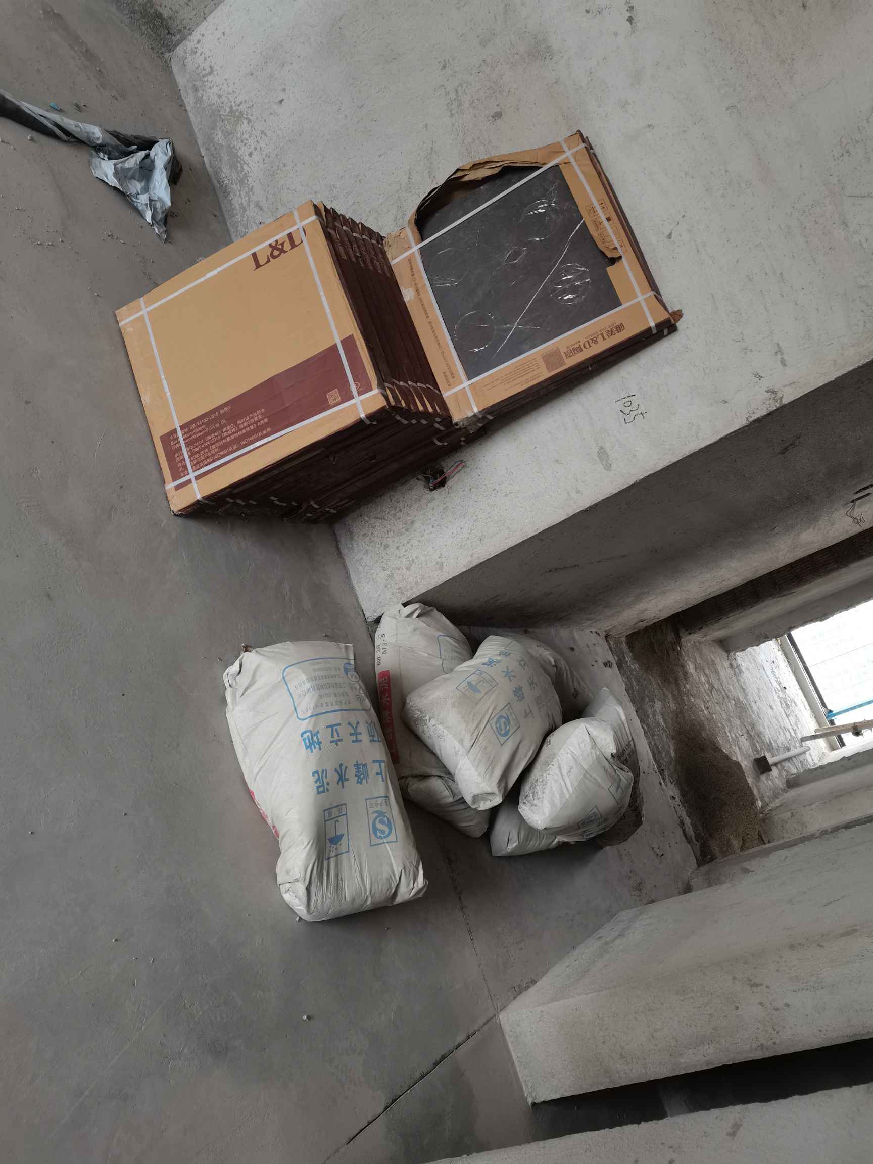 项目描述  泥工/抹灰/砌砖/瓦工/贴砖  贴磁砖师傅,公共区域电梯口