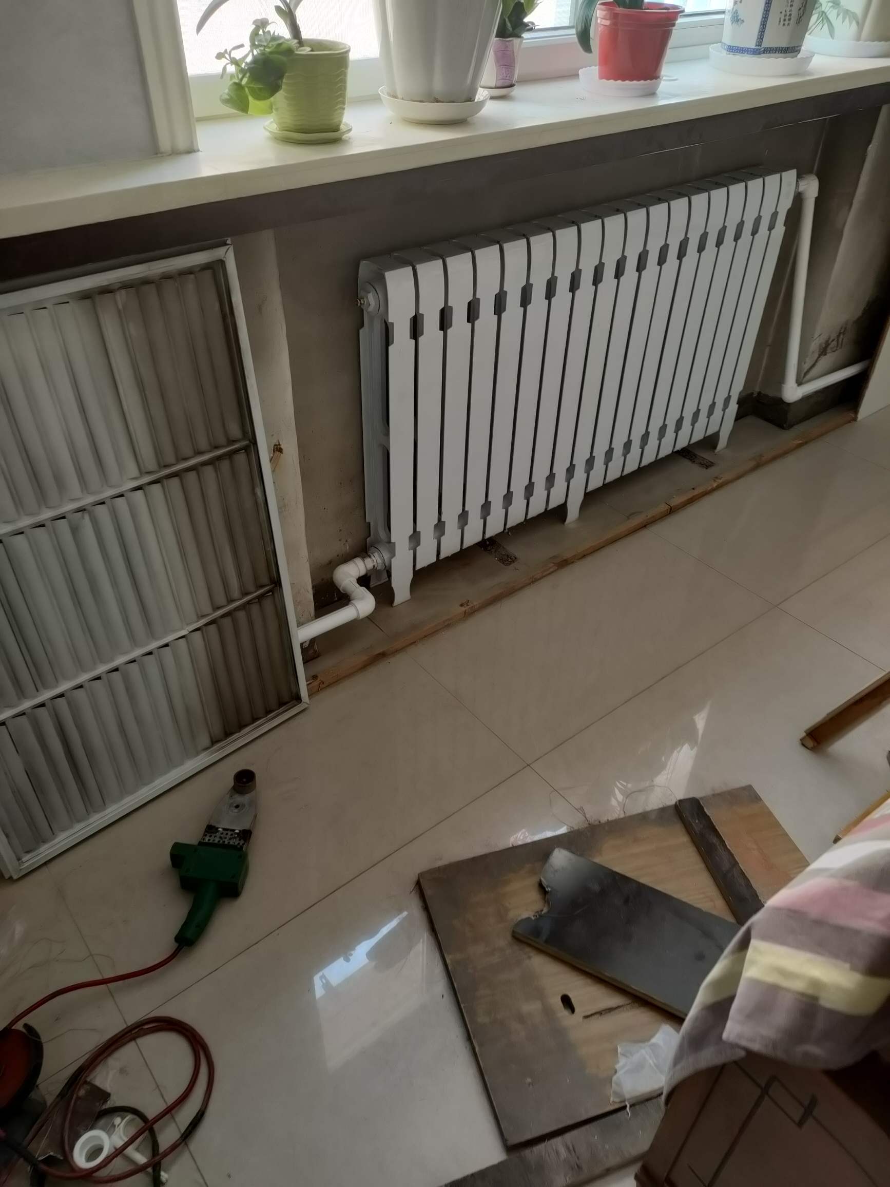 太原尖草坪区太原尖草坪小区暖气改造大量诚招水暖工人暖气串